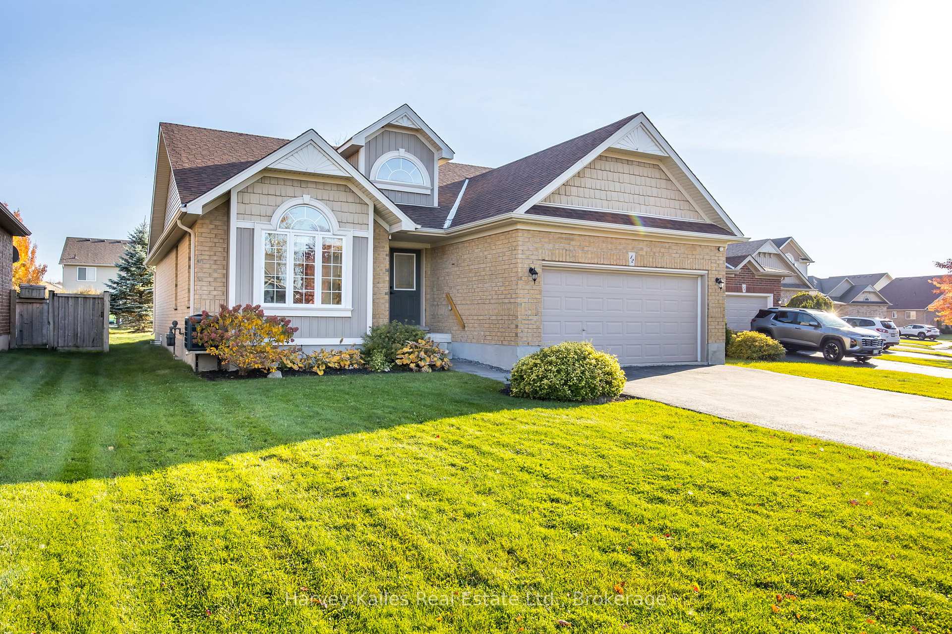 Photo 3 of 12 Chamberlain Crescent, Collingwood — HOMEH