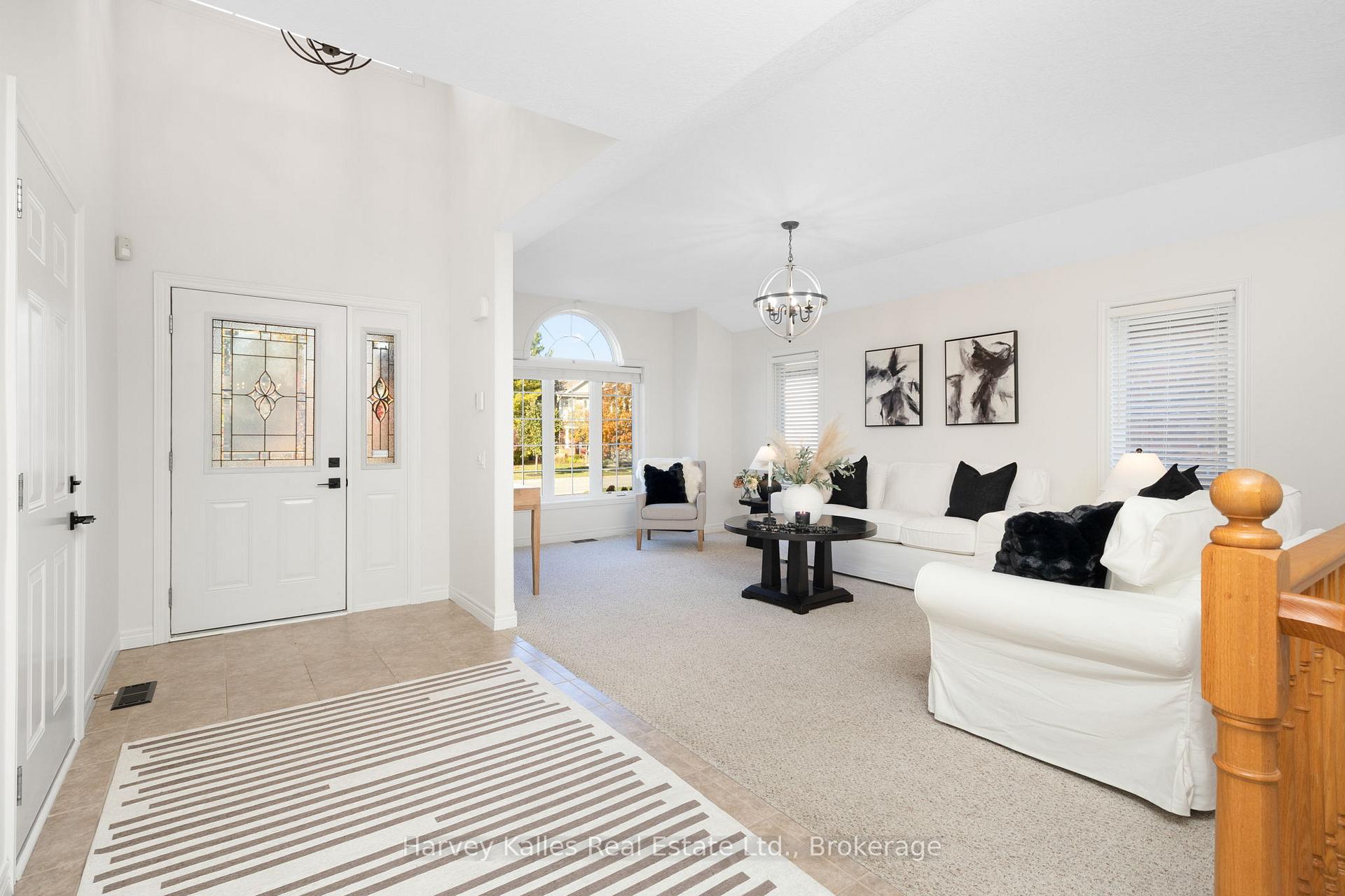 Photo 5 of 12 Chamberlain Crescent, Collingwood — HOMEH