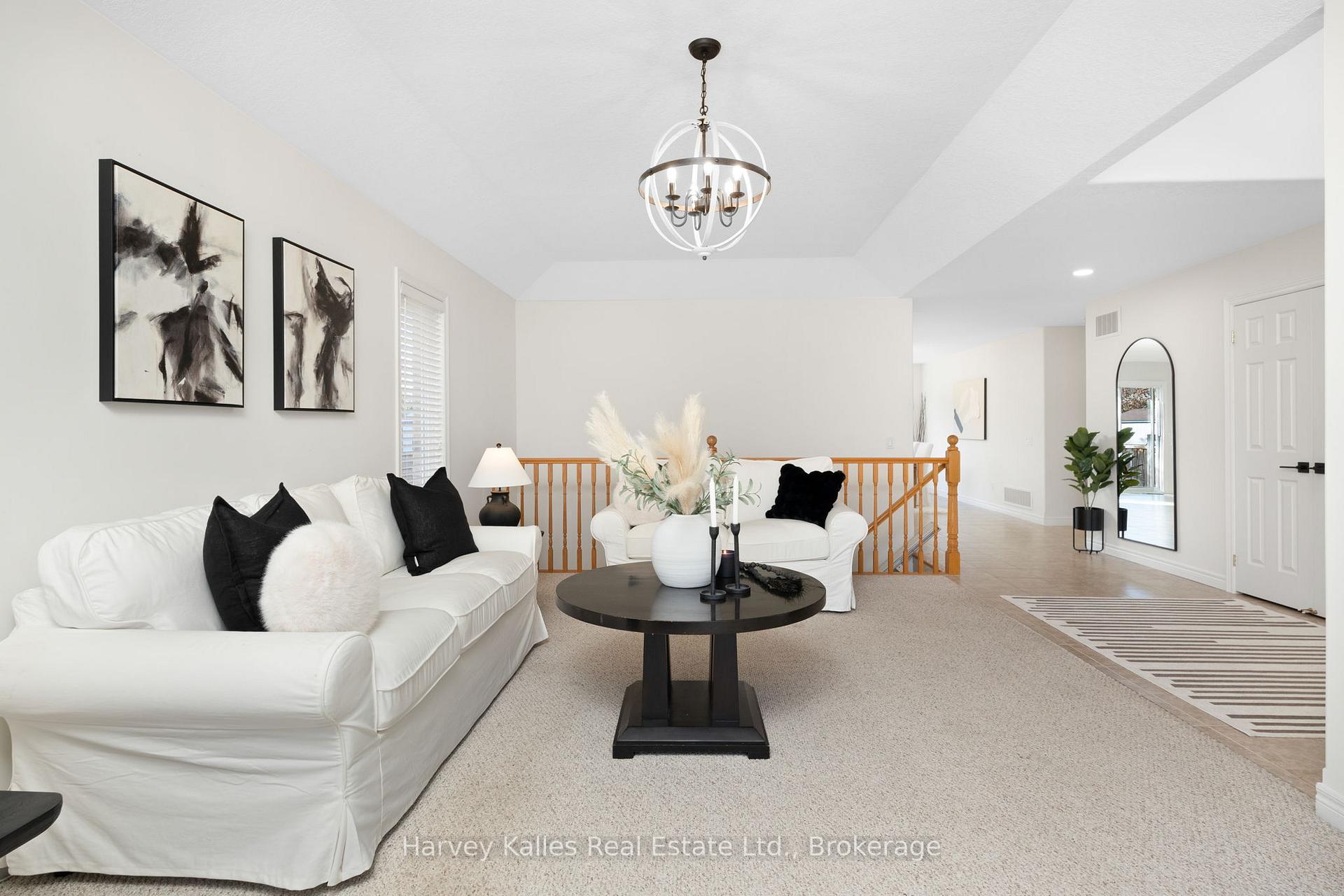 Photo 7 of 12 Chamberlain Crescent, Collingwood — HOMEH