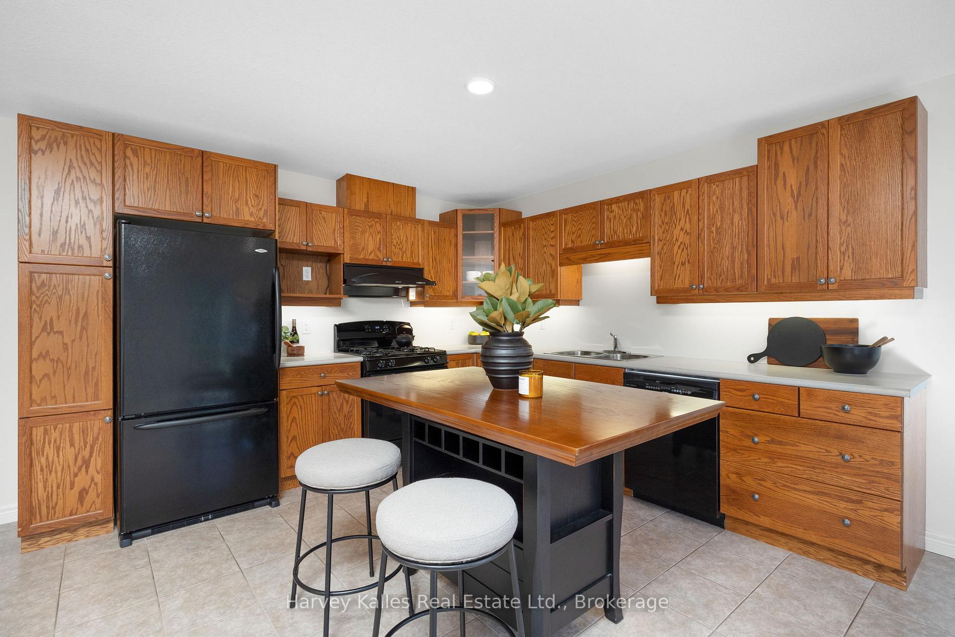 Photo 12 of 12 Chamberlain Crescent, Collingwood — HOMEH
