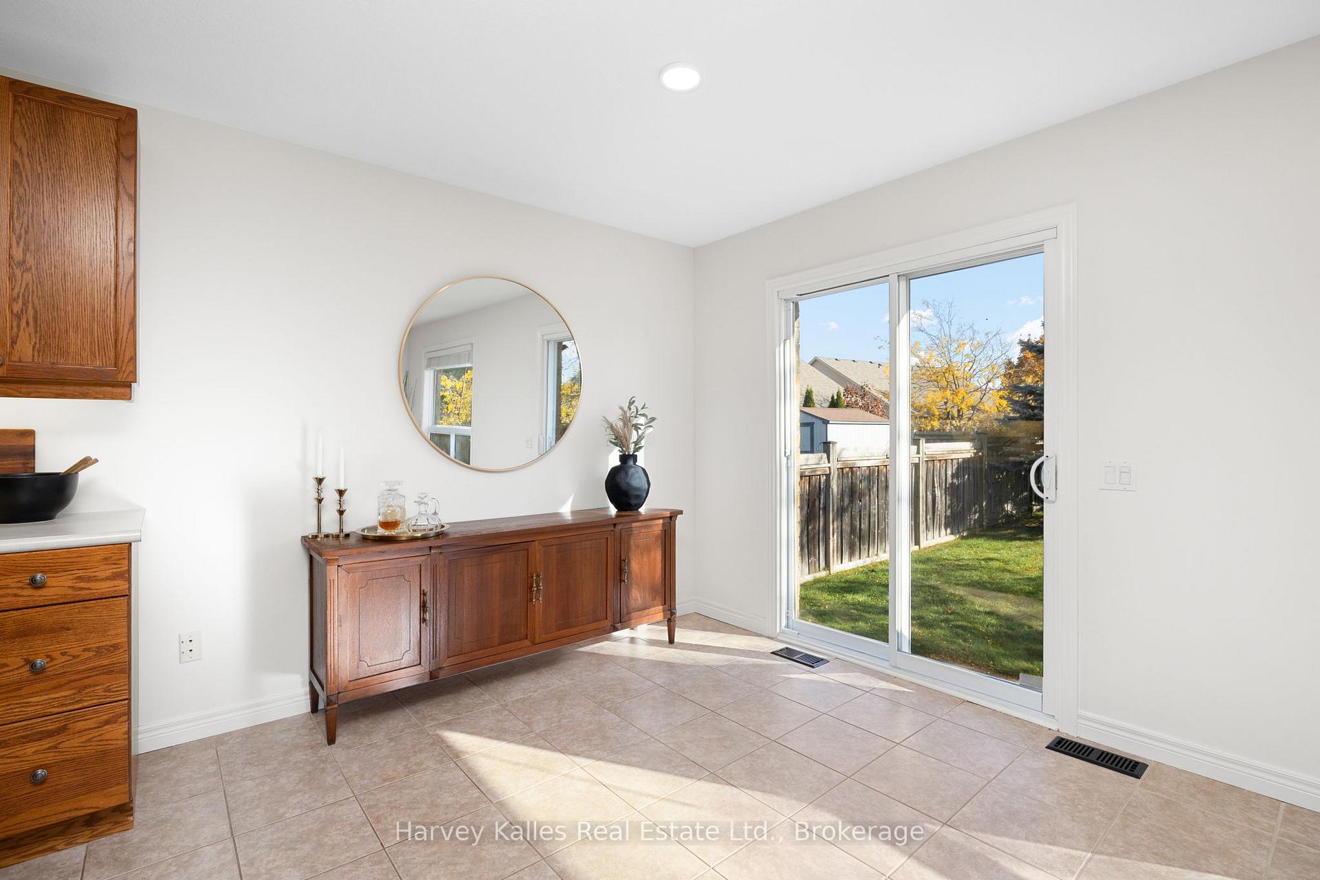 Photo 17 of 12 Chamberlain Crescent, Collingwood — HOMEH