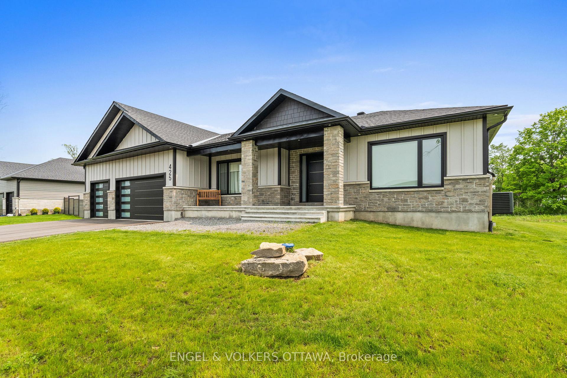 Photo 2 of 425 Ginger Crescent, Ottawa, Metcalfe — HOMEH