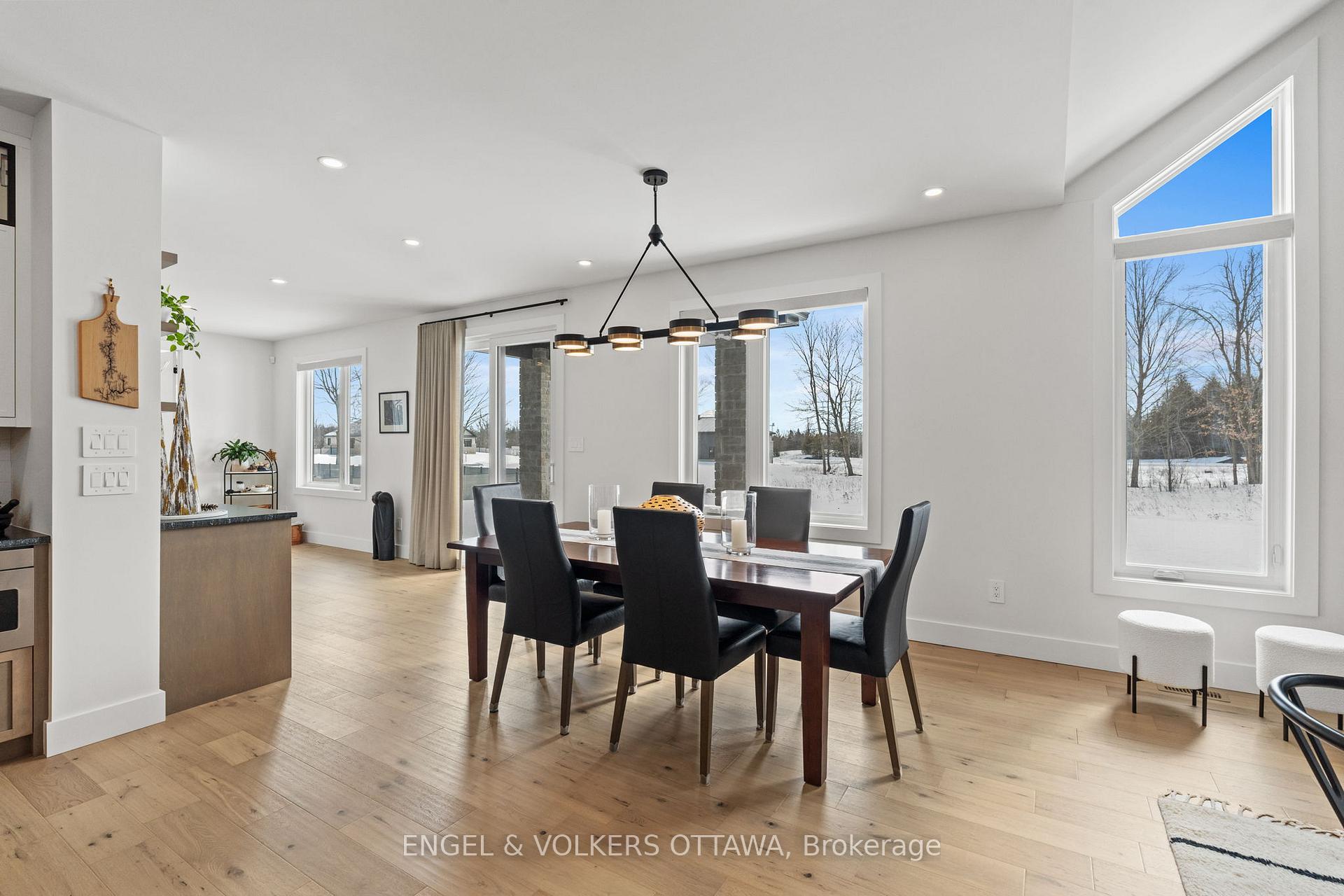 Photo 18 of 425 Ginger Crescent, Ottawa, Metcalfe — HOMEH