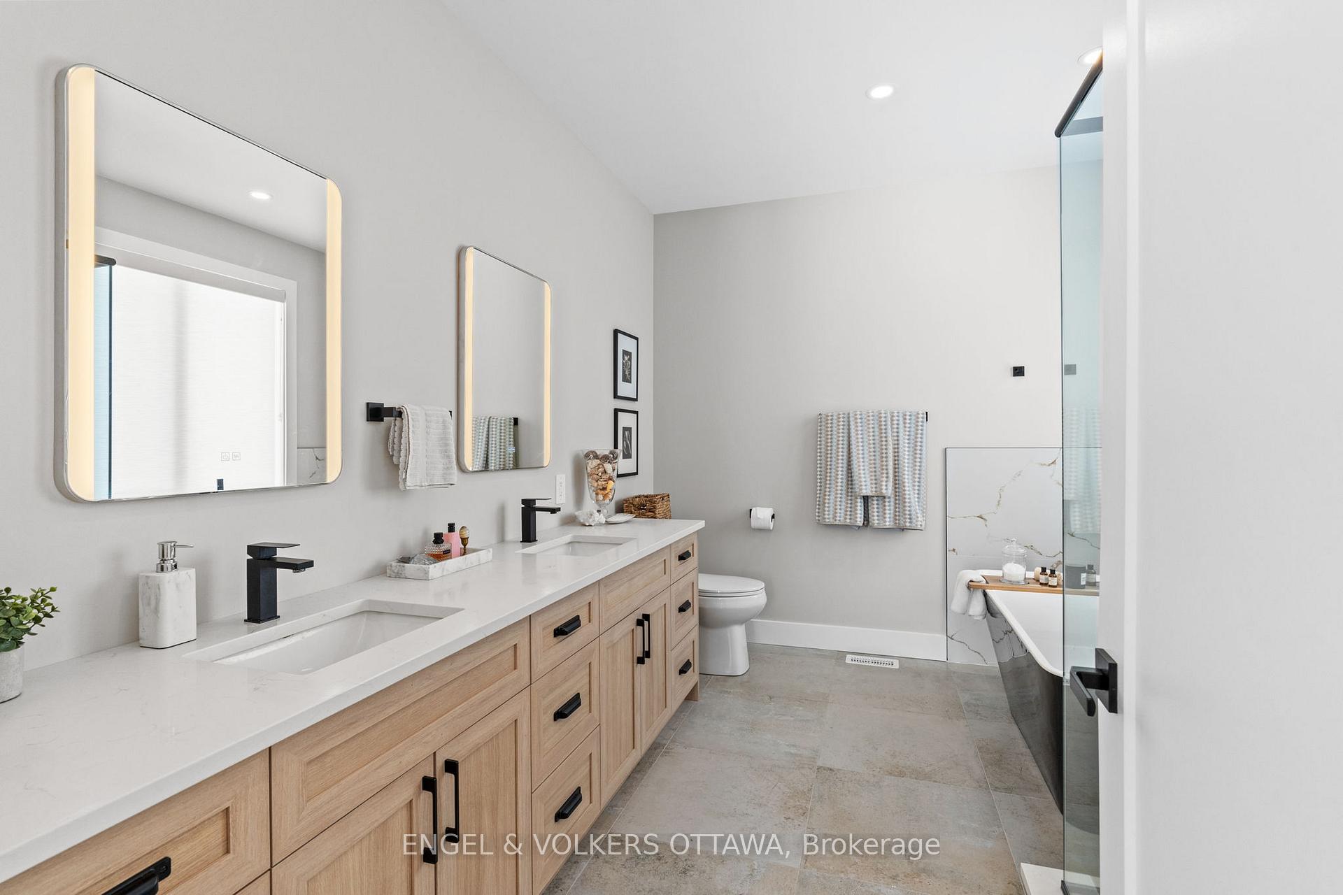 Photo 23 of 425 Ginger Crescent, Ottawa, Metcalfe — HOMEH