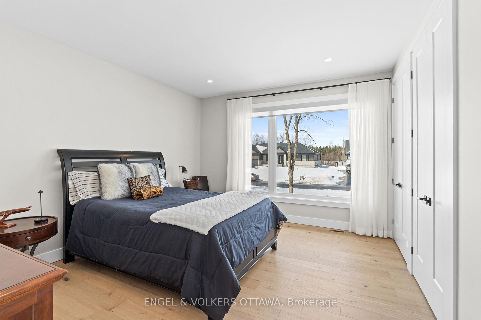 Photo 32 of 425 Ginger Crescent, Ottawa, Metcalfe — HOMEH
