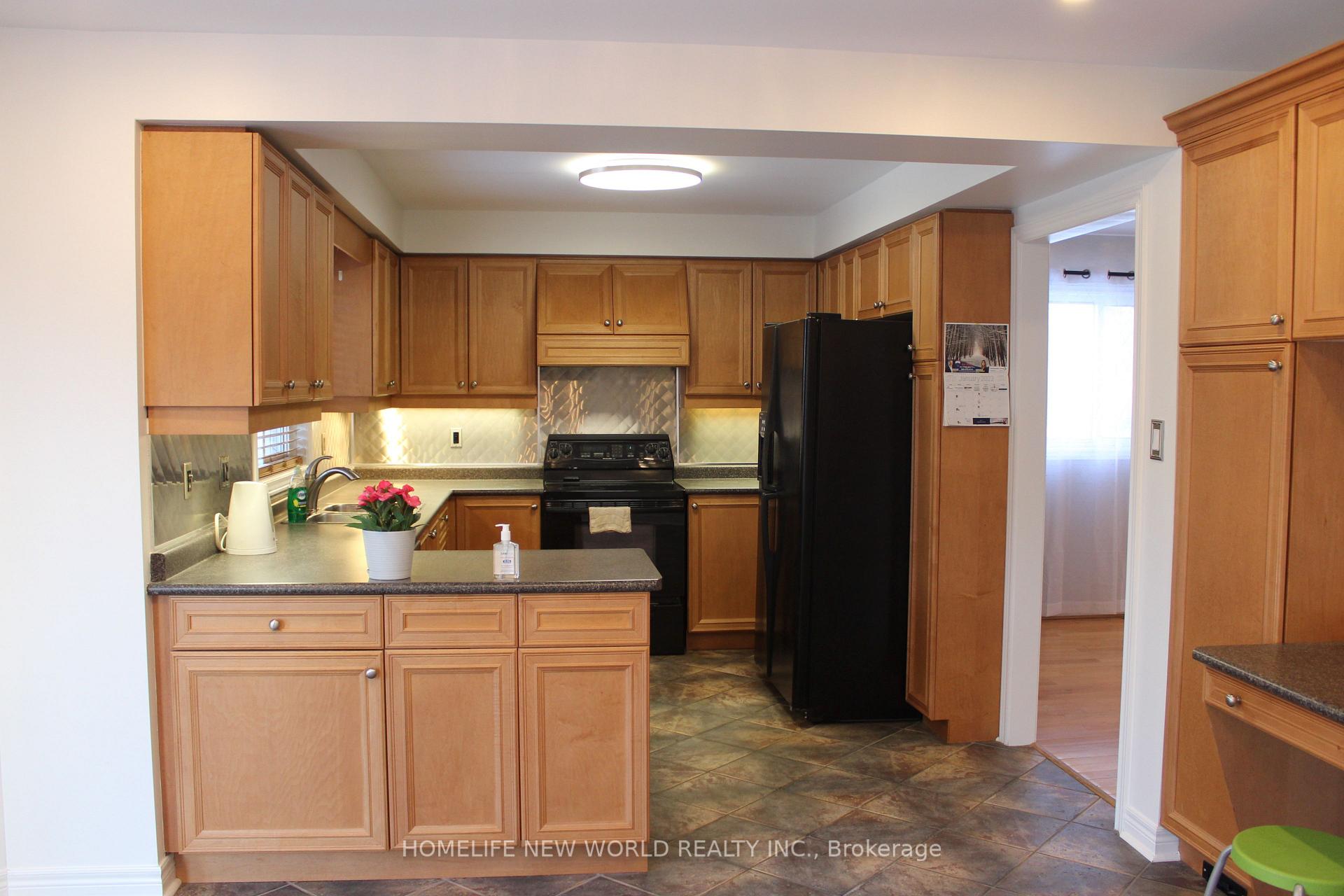 Photo 3 of 60 Bambi Crescent, Georgina, Keswick South — HOMEH