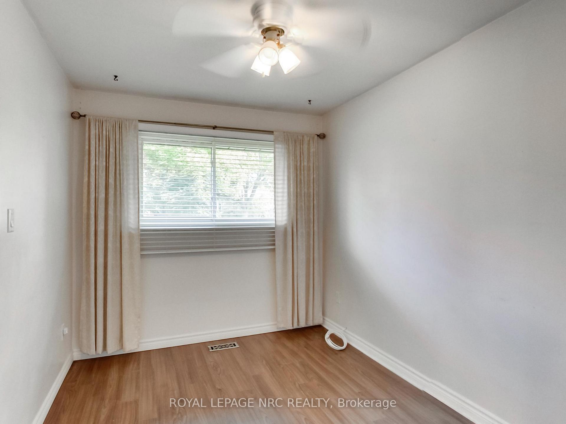Photo 7 of 4368 Longmoor Drive, Burlington, Shoreacres — HOMEH
