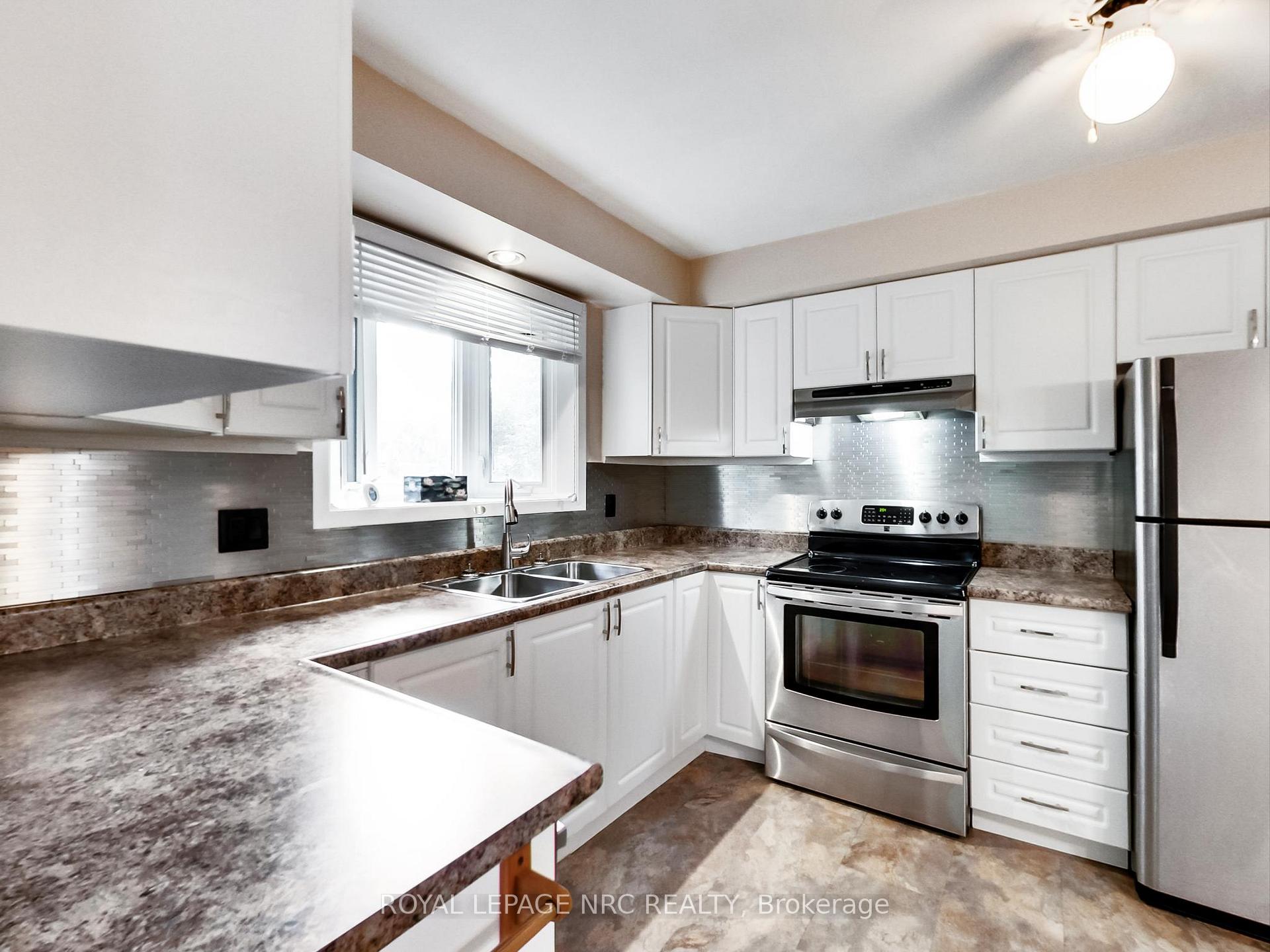 Photo 9 of 4368 Longmoor Drive, Burlington, Shoreacres — HOMEH