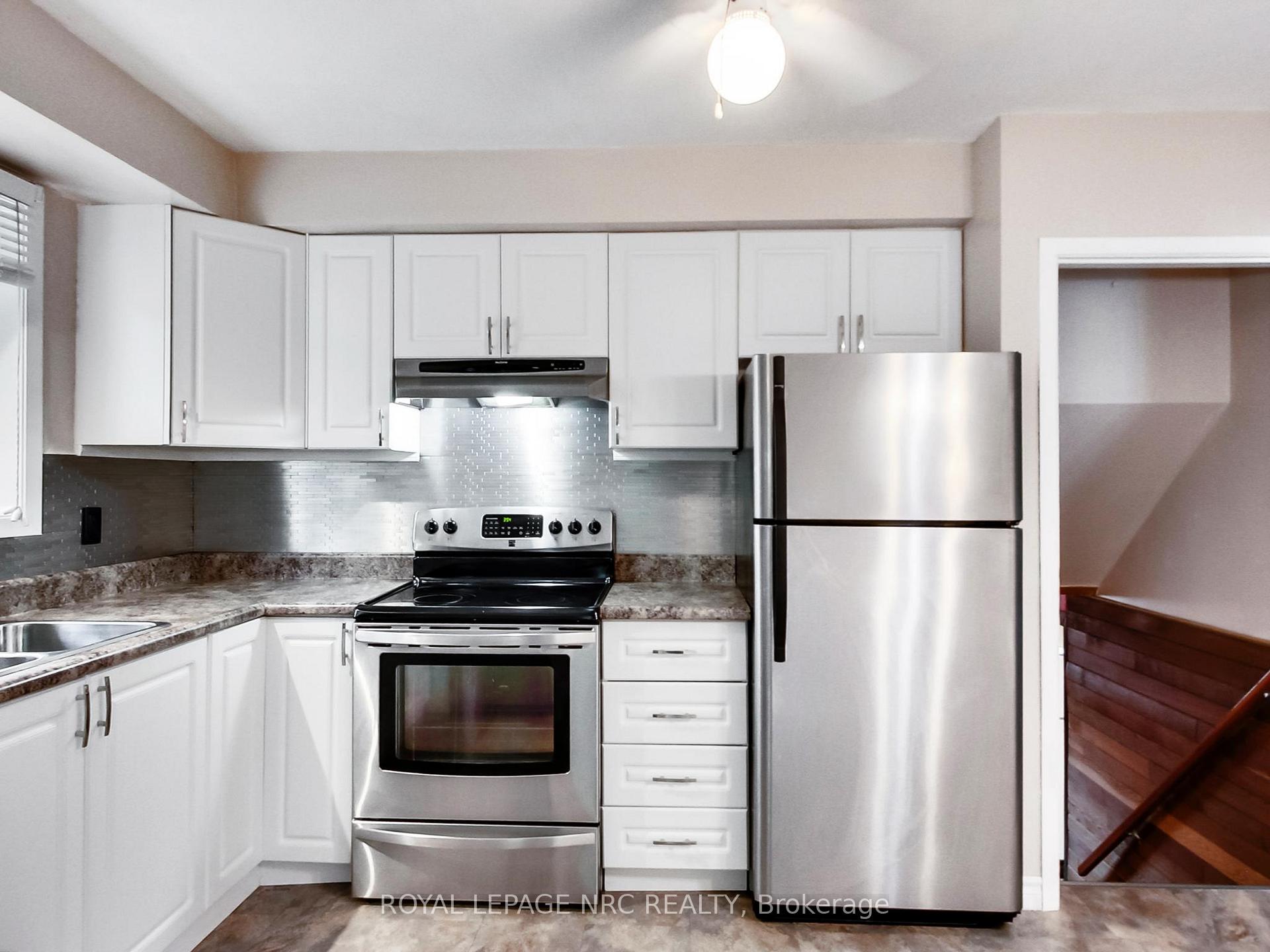 Photo 13 of 4368 Longmoor Drive, Burlington, Shoreacres — HOMEH