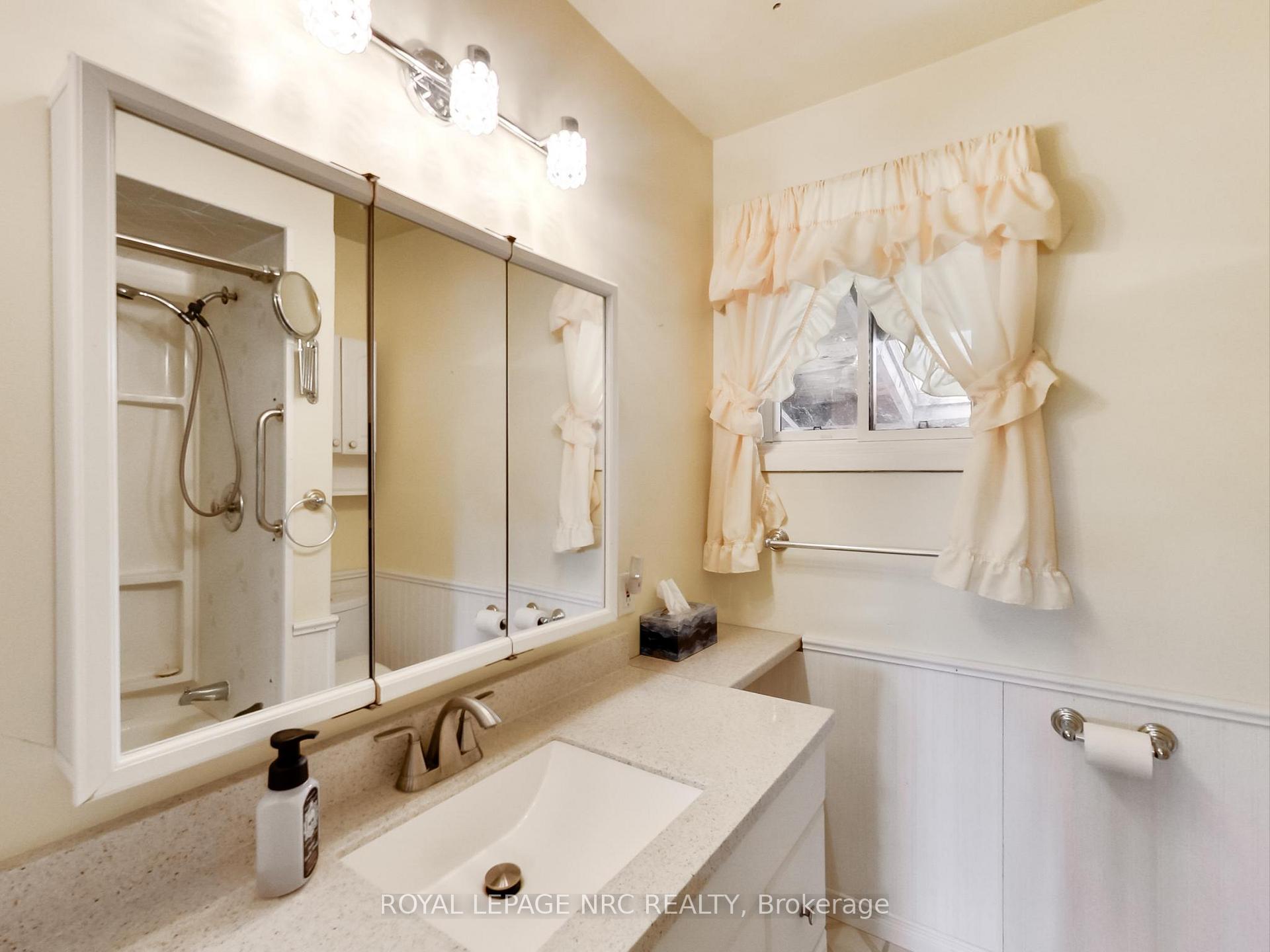 Photo 20 of 4368 Longmoor Drive, Burlington, Shoreacres — HOMEH