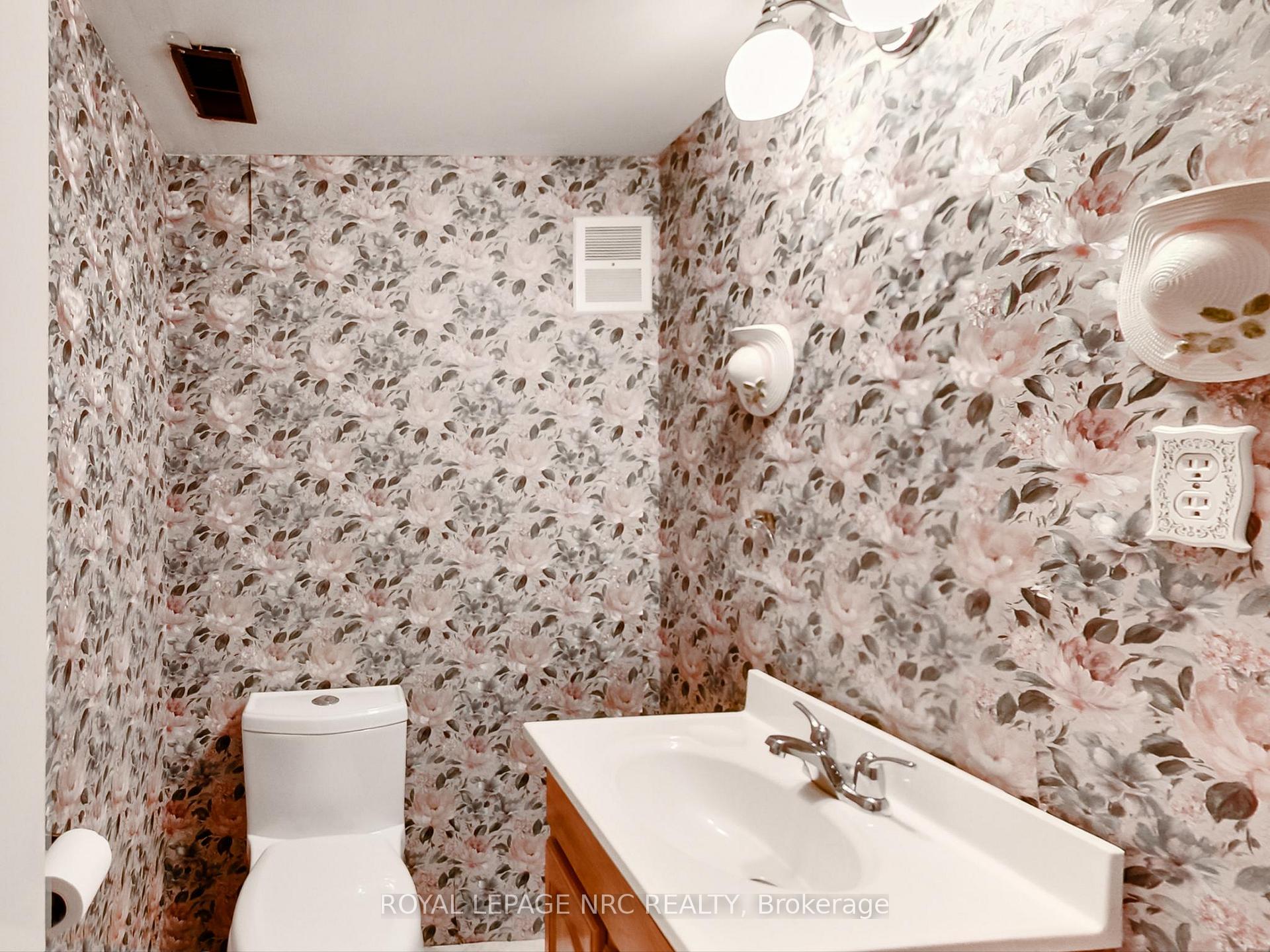 Photo 26 of 4368 Longmoor Drive, Burlington, Shoreacres — HOMEH