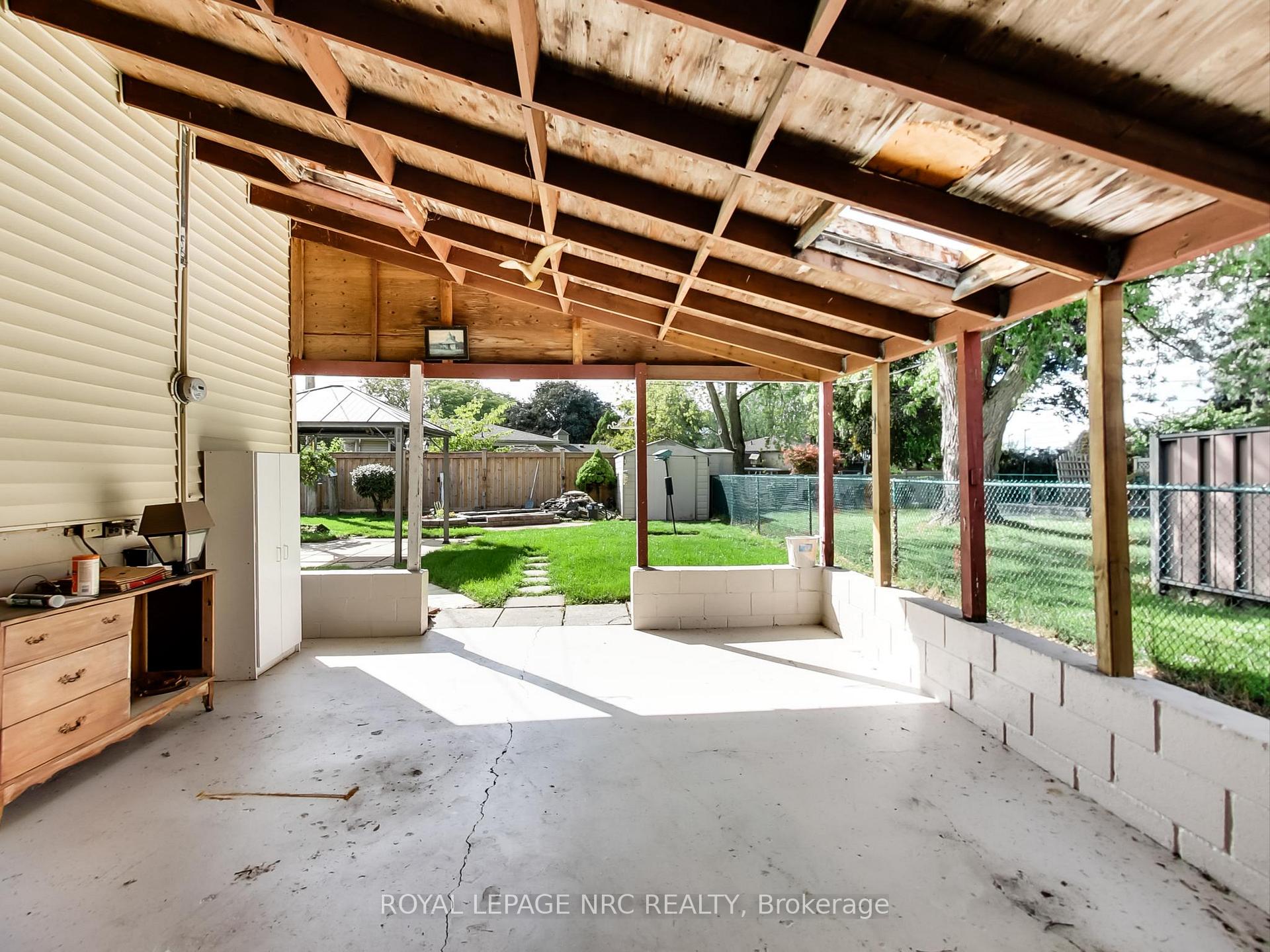 Photo 32 of 4368 Longmoor Drive, Burlington, Shoreacres — HOMEH