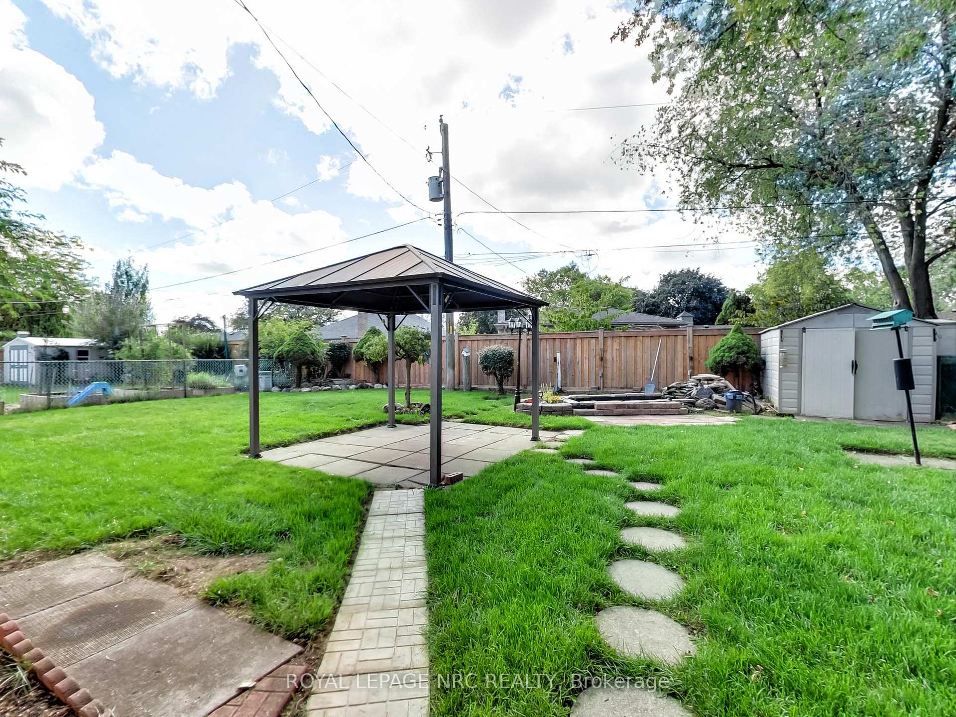Photo 34 of 4368 Longmoor Drive, Burlington, Shoreacres — HOMEH