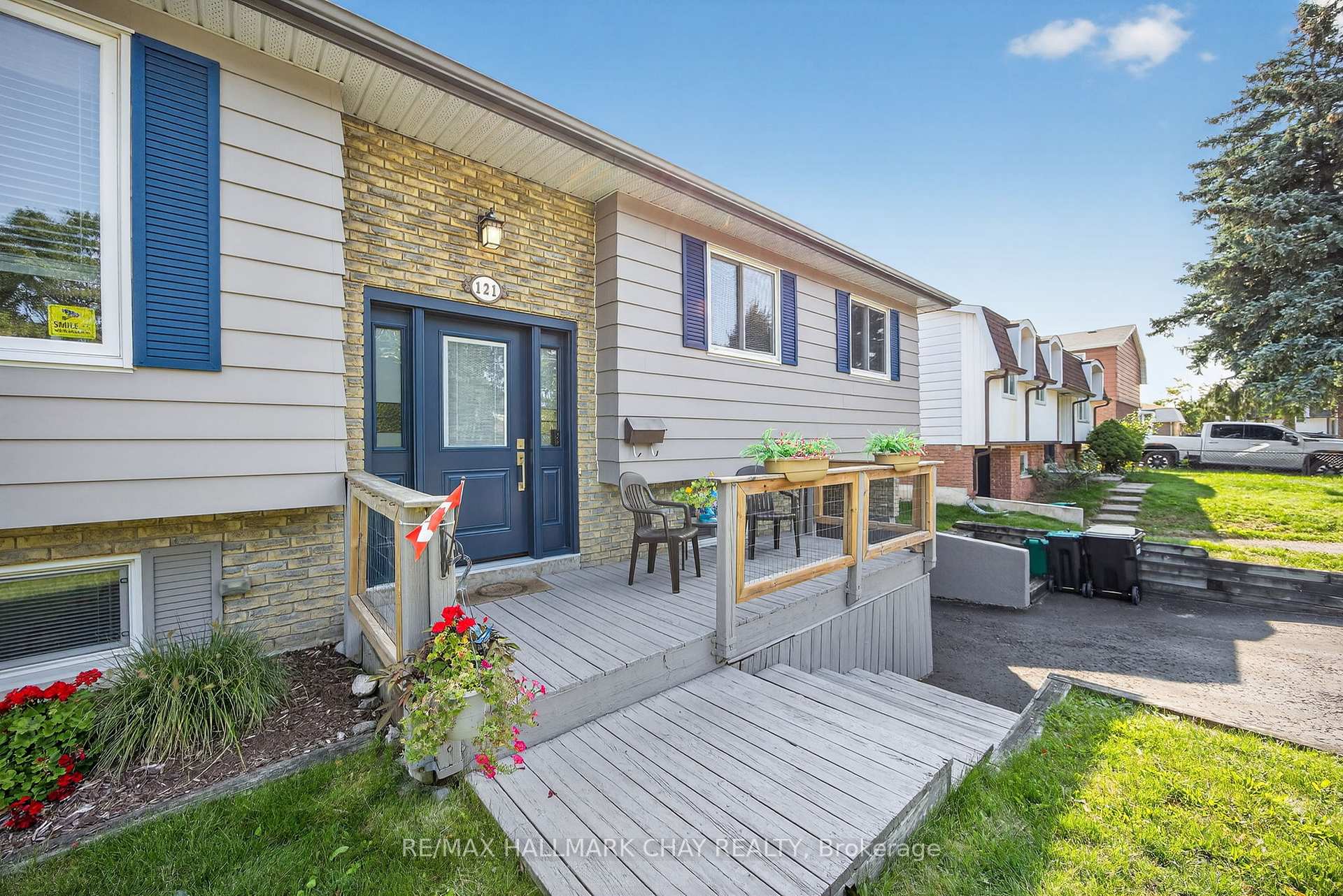 Photo 5 of 121 Marshall Street, Barrie, Allandale Heights — HOMEH