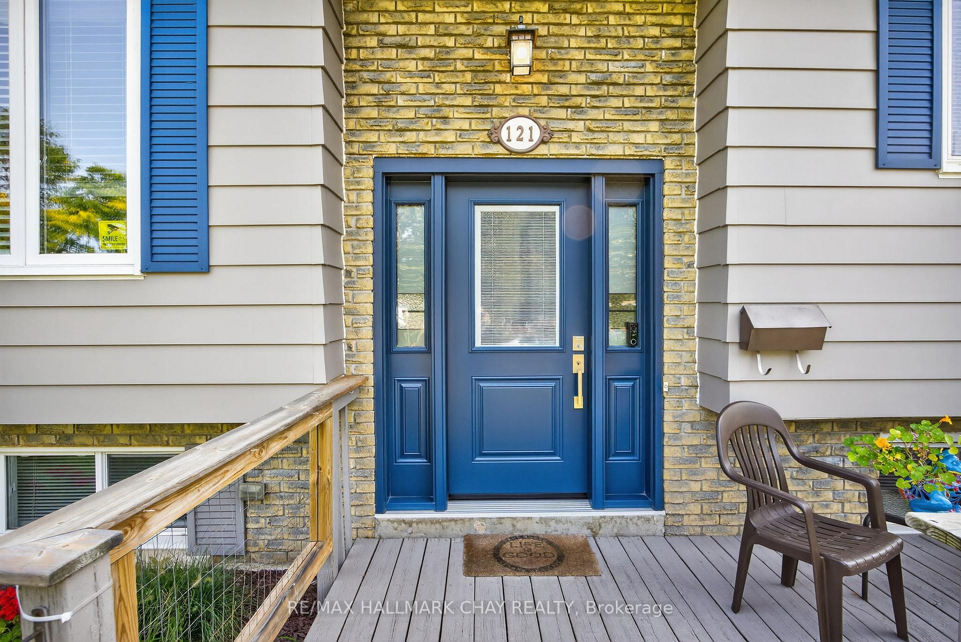 Photo 6 of 121 Marshall Street, Barrie, Allandale Heights — HOMEH