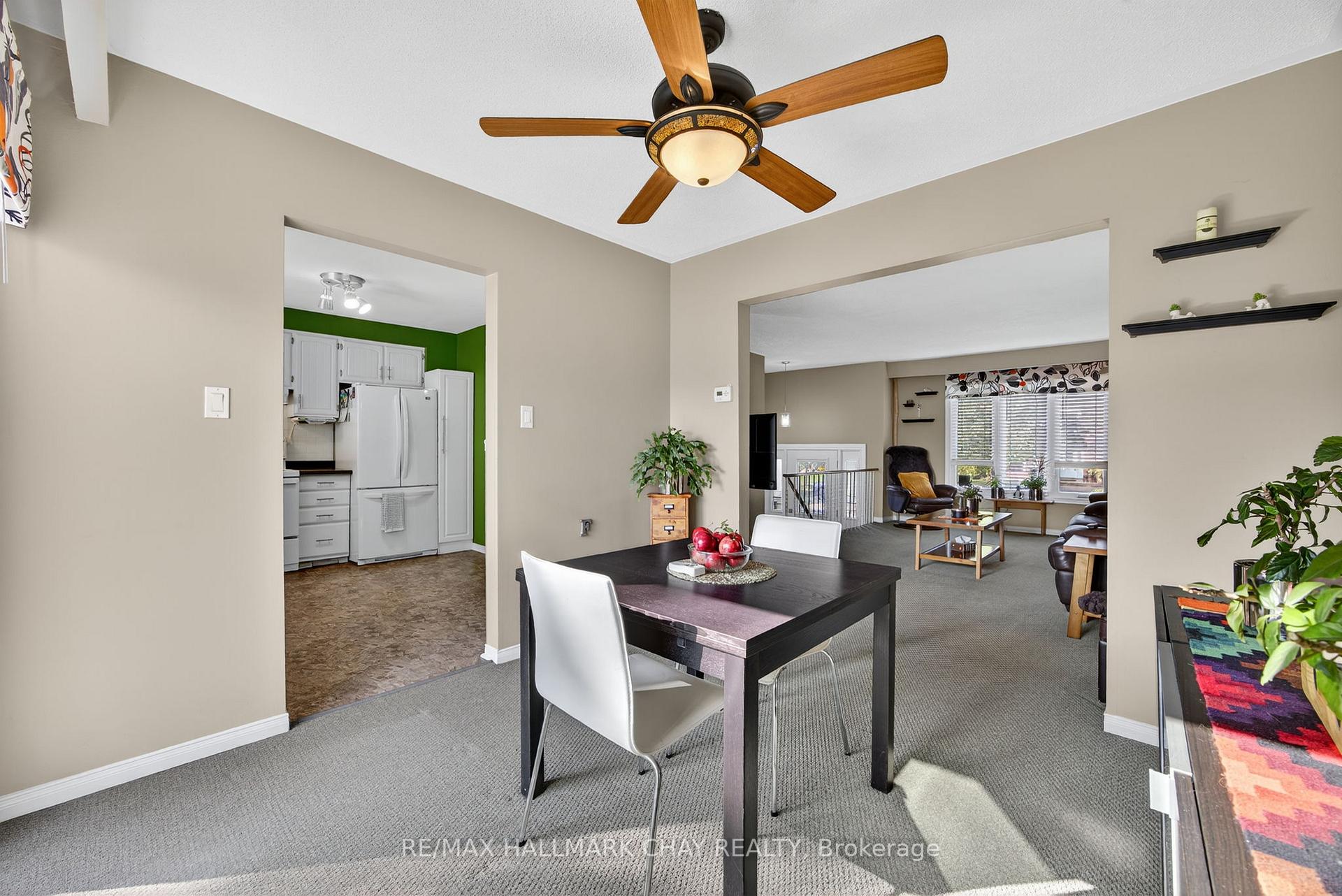 Photo 12 of 121 Marshall Street, Barrie, Allandale Heights — HOMEH