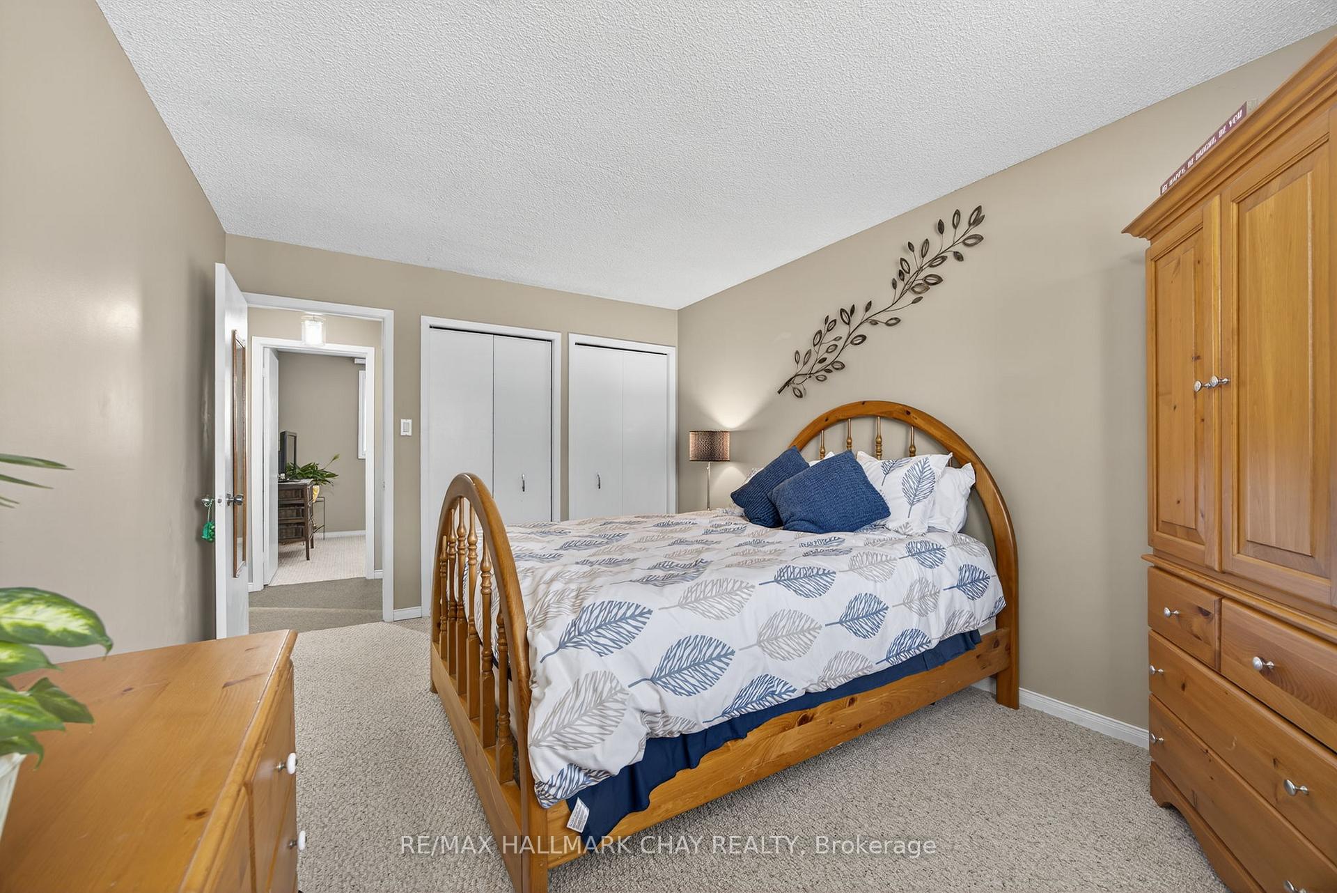 Photo 17 of 121 Marshall Street, Barrie, Allandale Heights — HOMEH