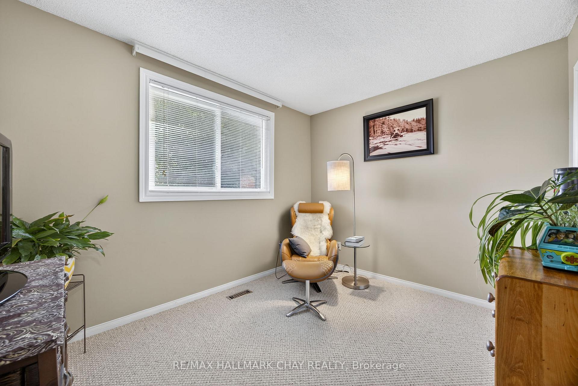 Photo 18 of 121 Marshall Street, Barrie, Allandale Heights — HOMEH