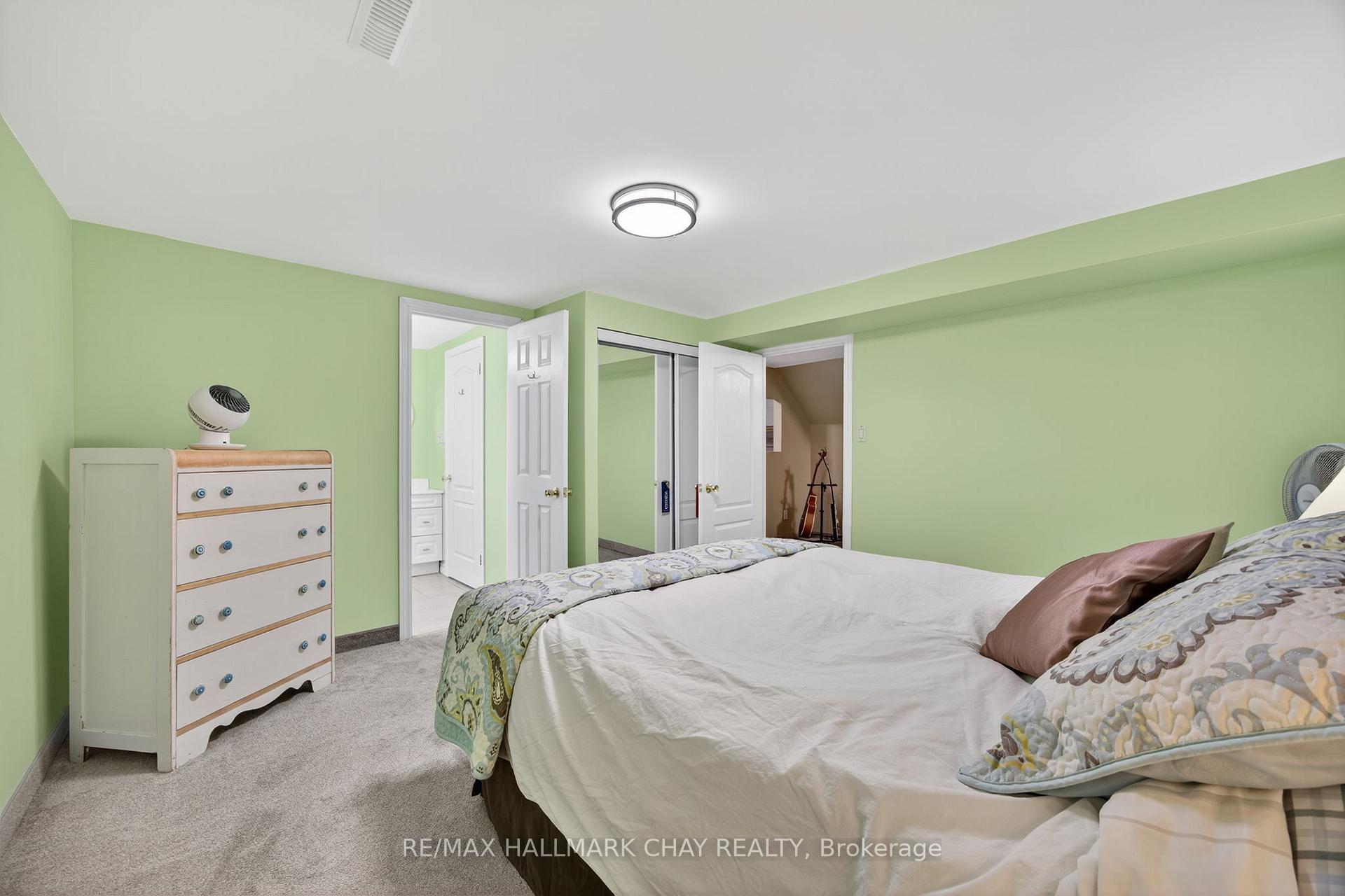 Photo 29 of 121 Marshall Street, Barrie, Allandale Heights — HOMEH