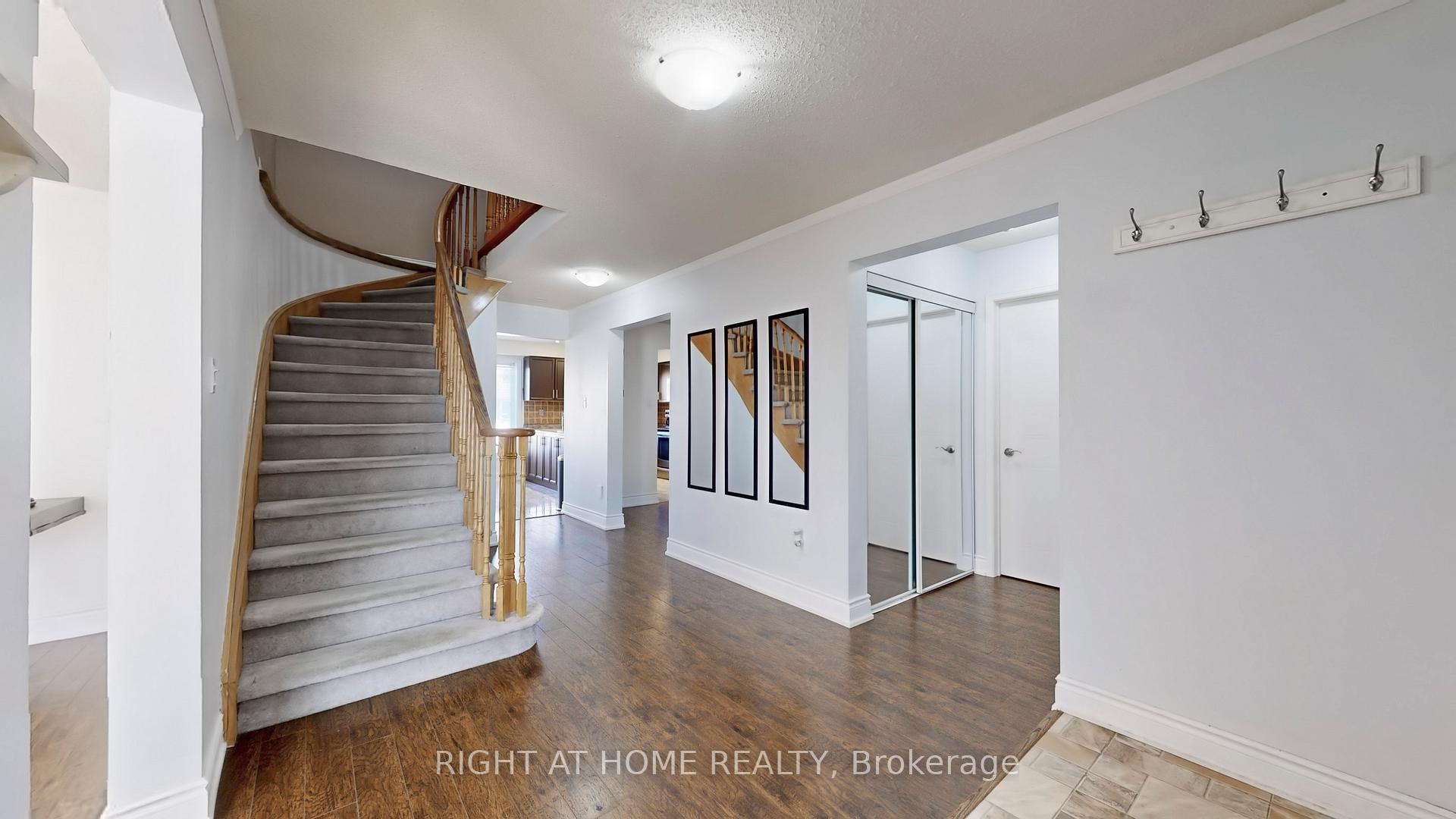 Photo 4 of 38 Redmond Drive, Ajax, Central — HOMEH