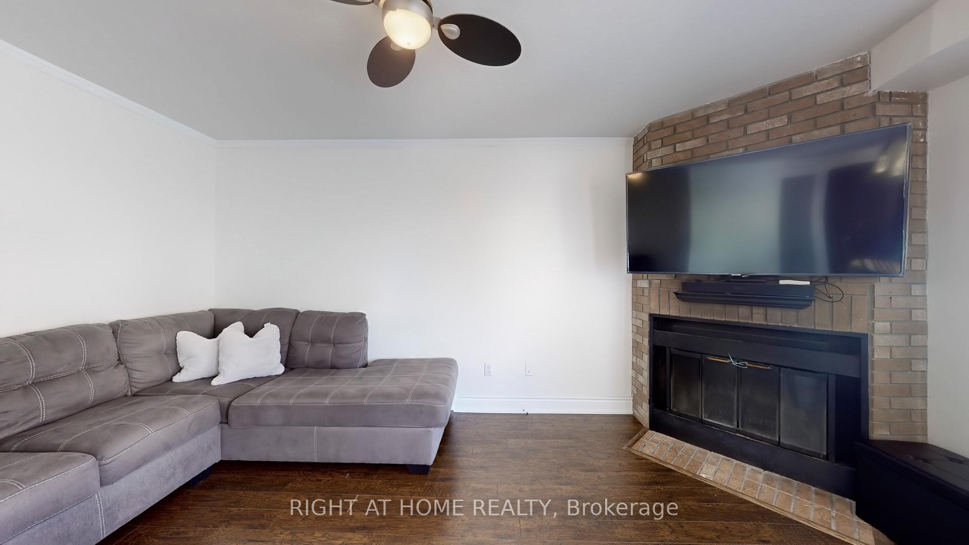 Photo 10 of 38 Redmond Drive, Ajax, Central — HOMEH