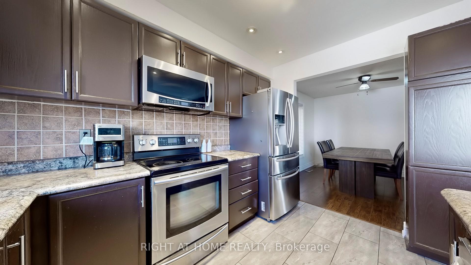 Photo 13 of 38 Redmond Drive, Ajax, Central — HOMEH