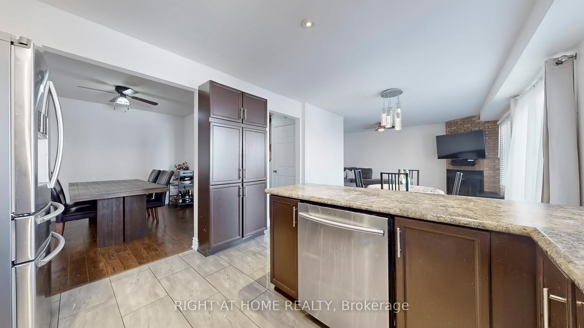 Photo 15 of 38 Redmond Drive, Ajax, Central — HOMEH