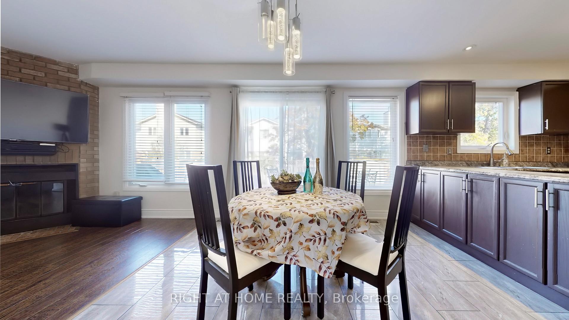 Photo 17 of 38 Redmond Drive, Ajax, Central — HOMEH