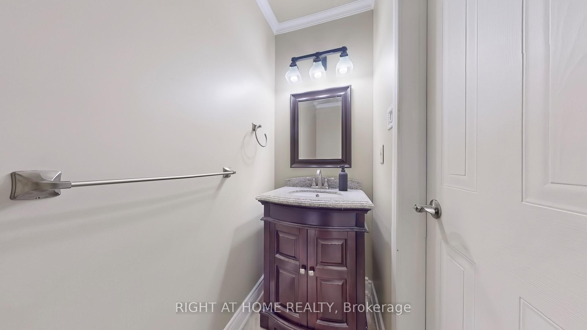 Photo 19 of 38 Redmond Drive, Ajax, Central — HOMEH