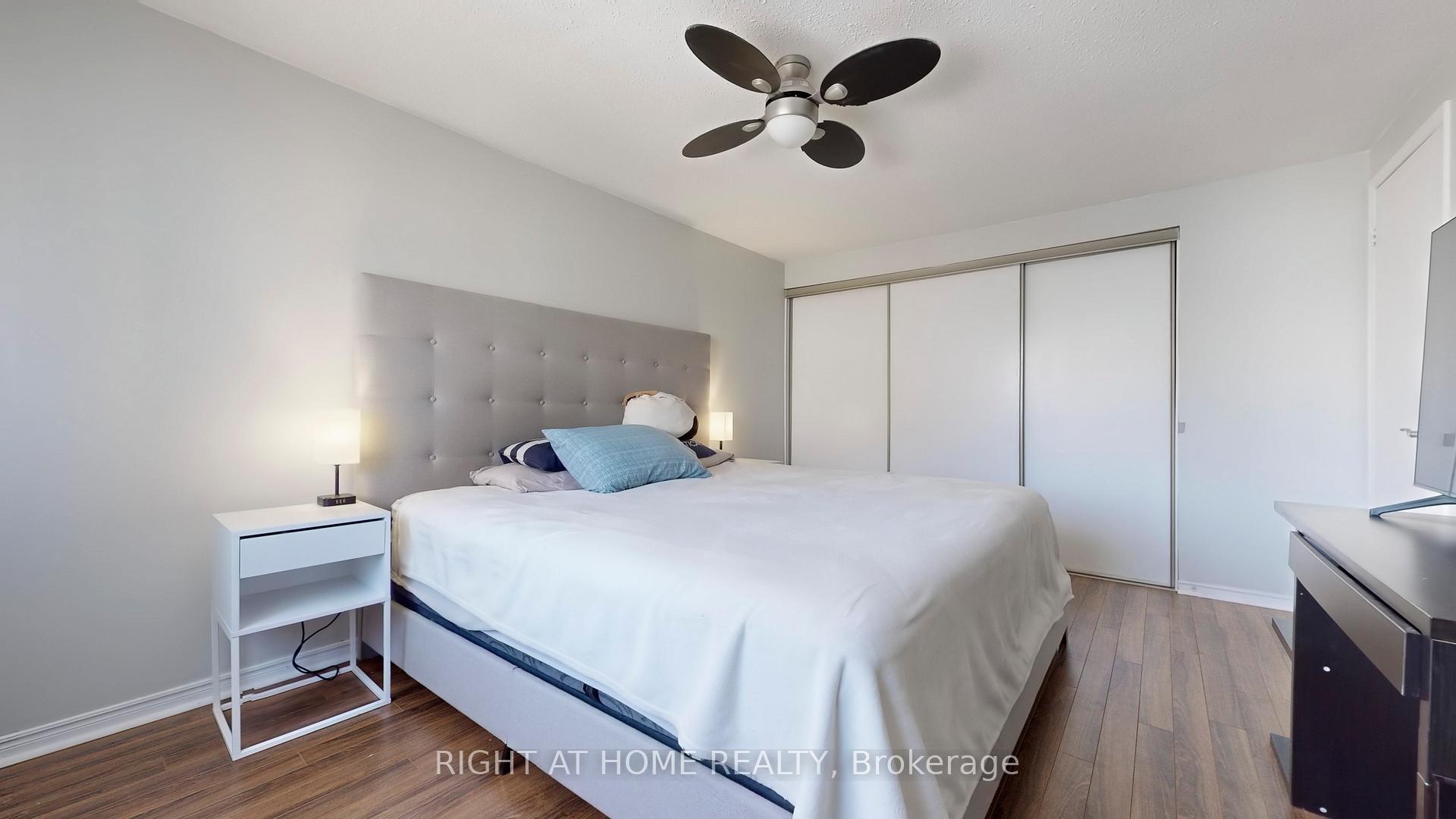 Photo 24 of 38 Redmond Drive, Ajax, Central — HOMEH