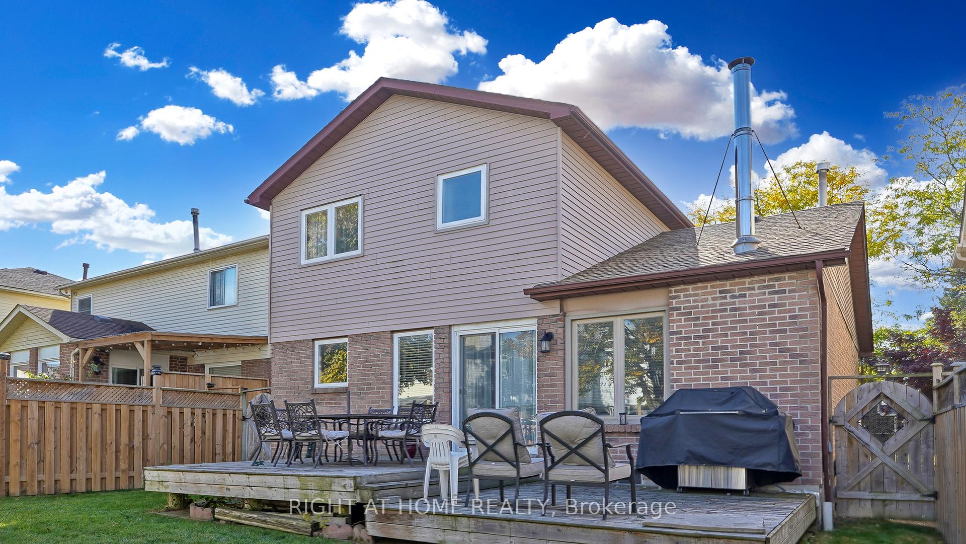 Photo 36 of 38 Redmond Drive, Ajax, Central — HOMEH