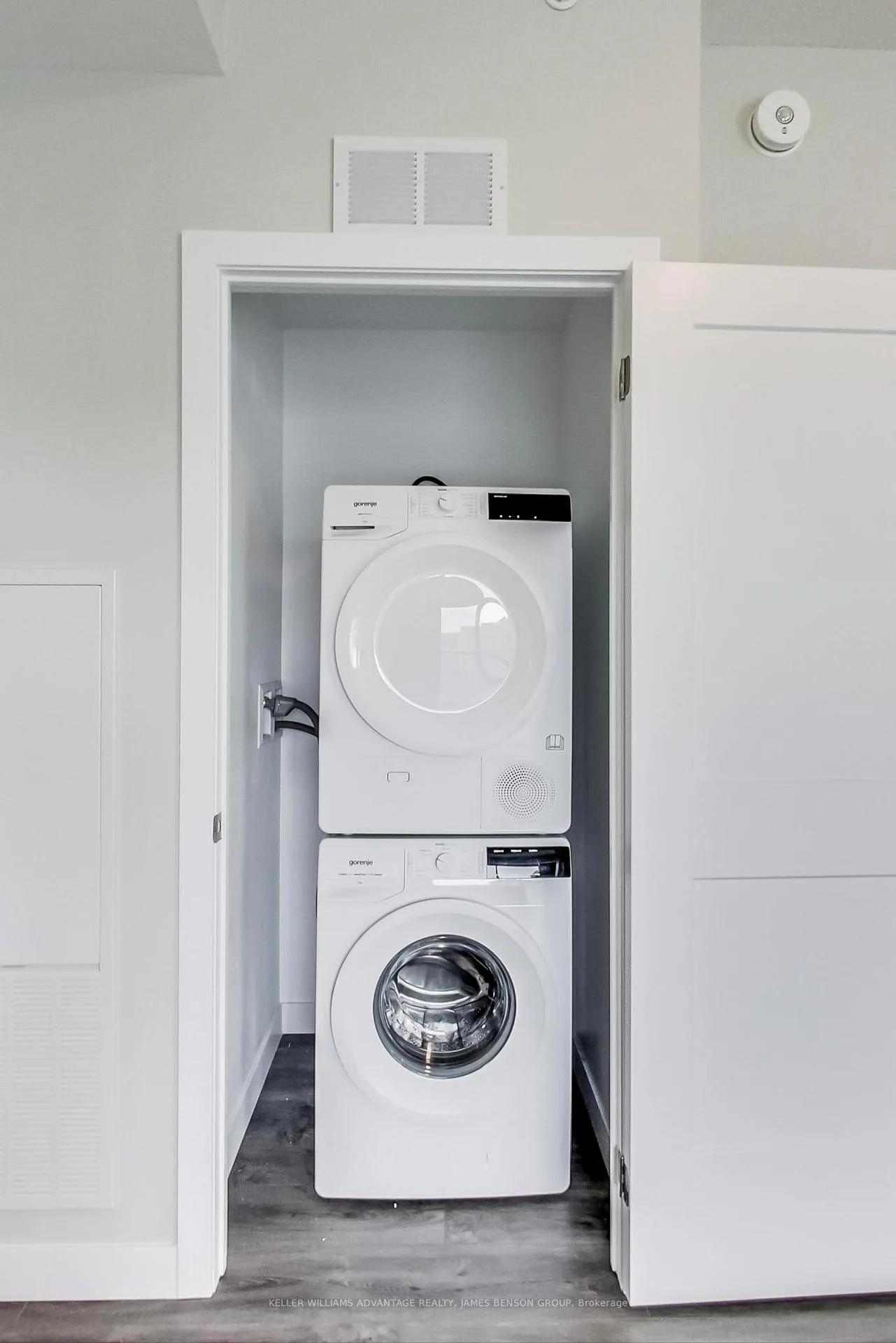 Photo 6 of Unit 1202, 15 Queen Street S, Hamilton, Central — HOMEH