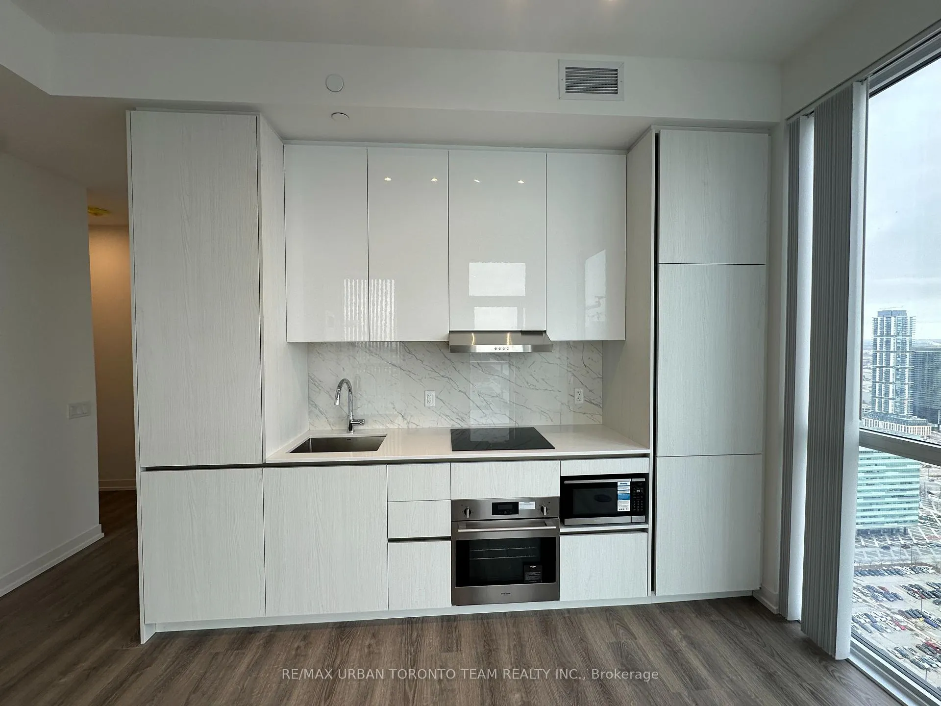 Photo 4 of Unit 4909, 8 Interchange Way, Vaughan, Vaughan Corporate Centre — HOMEH