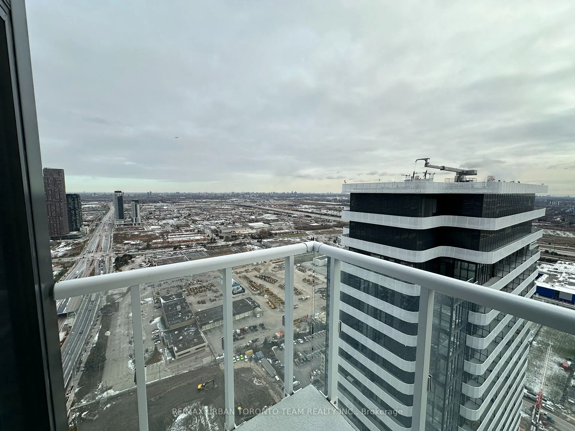 Photo 6 of Unit 4909, 8 Interchange Way, Vaughan, Vaughan Corporate Centre — HOMEH