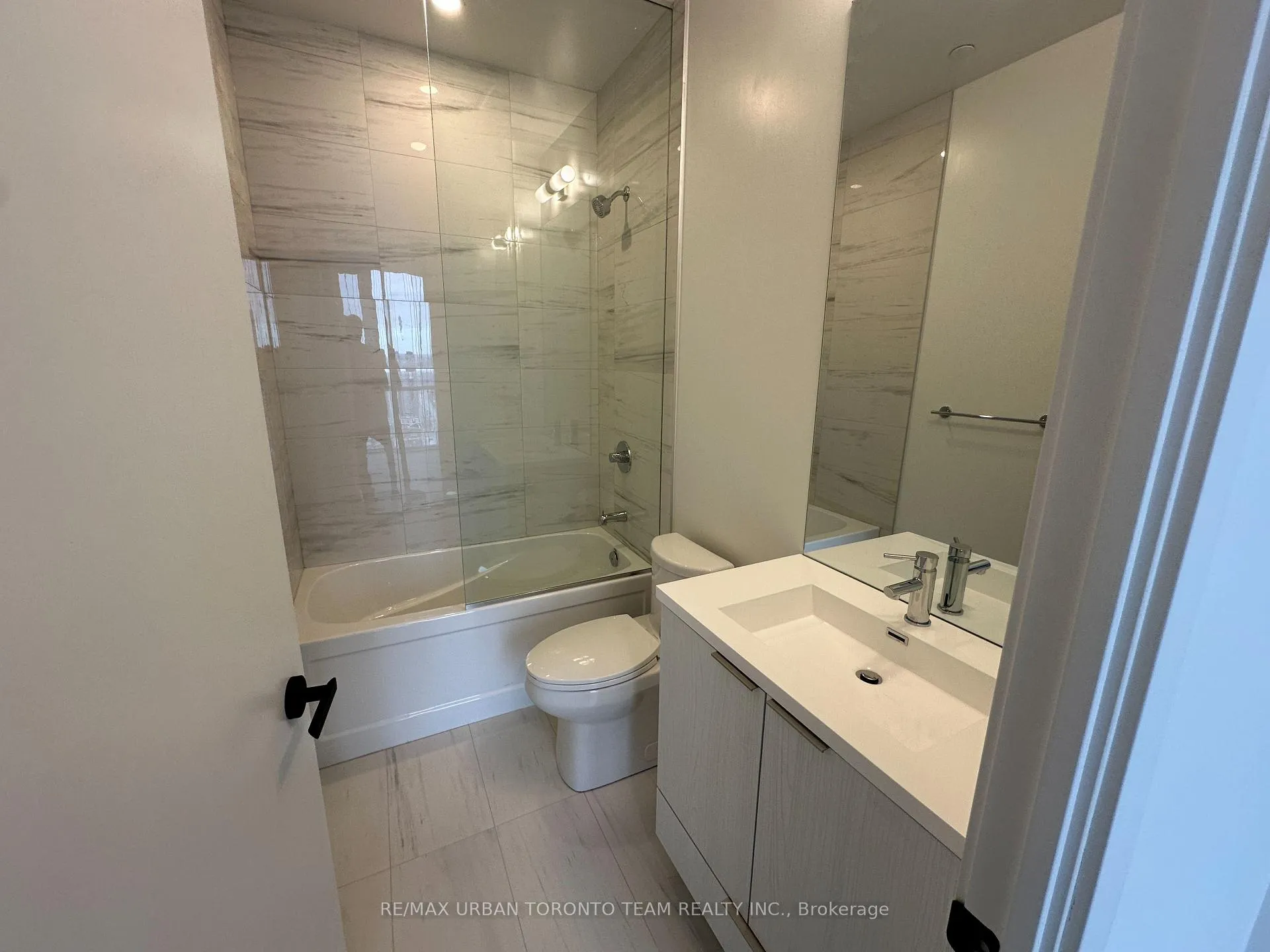 Photo 10 of Unit 4909, 8 Interchange Way, Vaughan, Vaughan Corporate Centre — HOMEH