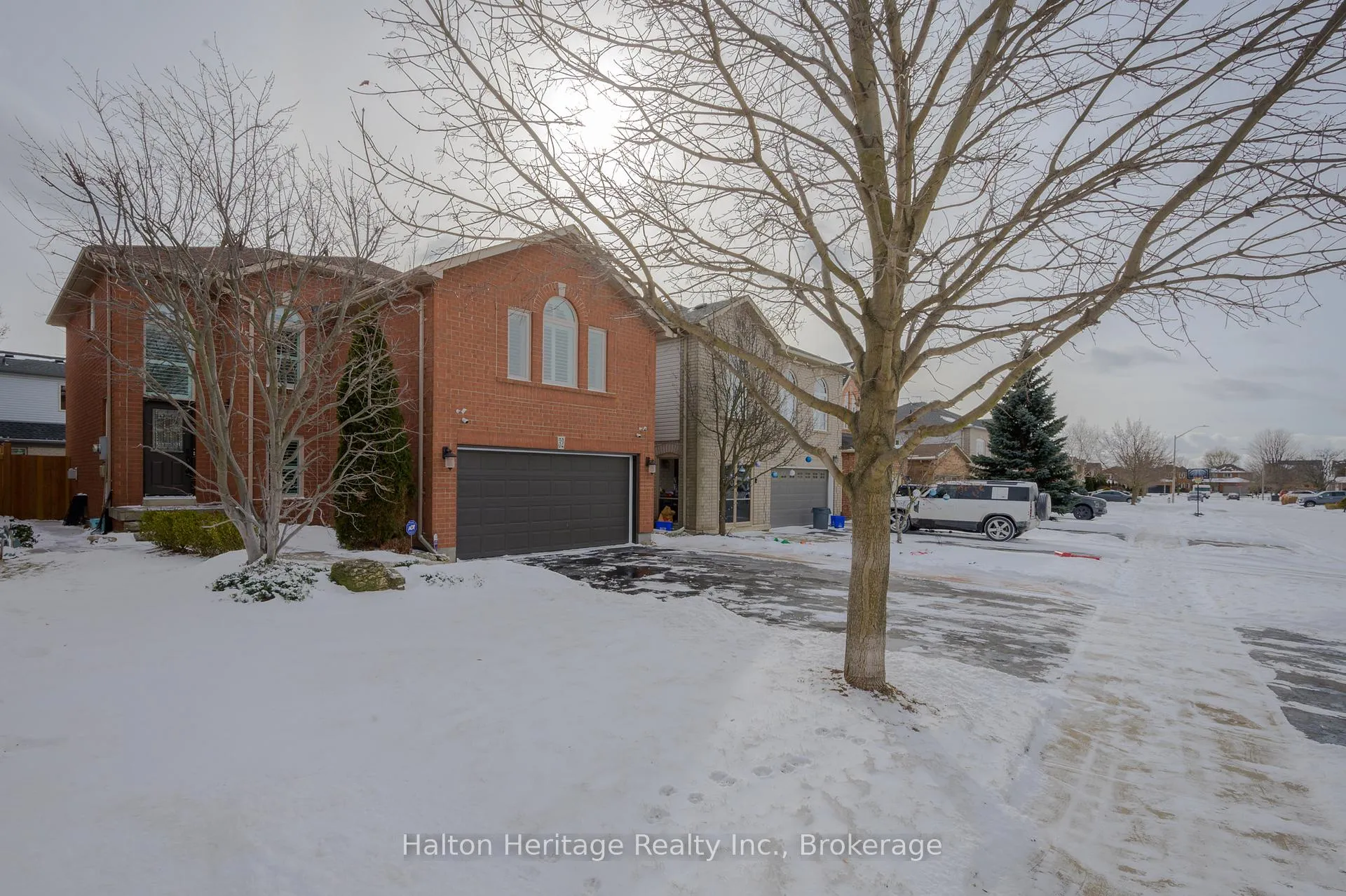 Photo 4 of 32 Waterwheel Crescent, Hamilton, Waterdown — HOMEH