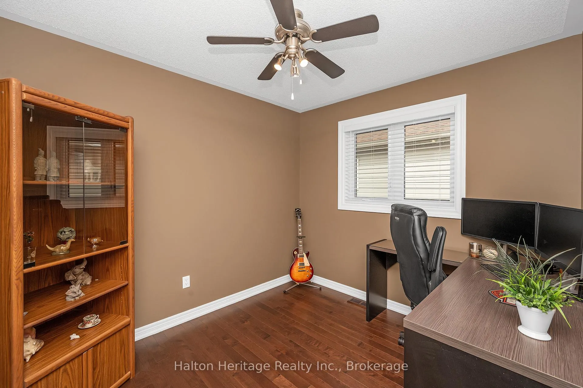 Photo 22 of 32 Waterwheel Crescent, Hamilton, Waterdown — HOMEH
