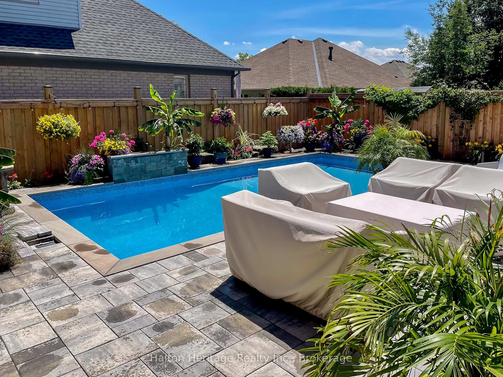 Photo 29 of 32 Waterwheel Crescent, Hamilton, Waterdown — HOMEH
