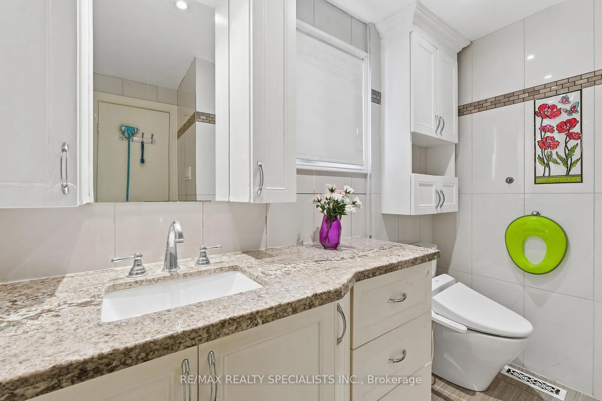 Photo 18 of 29 Fanshawe Drive, Brampton, Heart Lake West — HOMEH