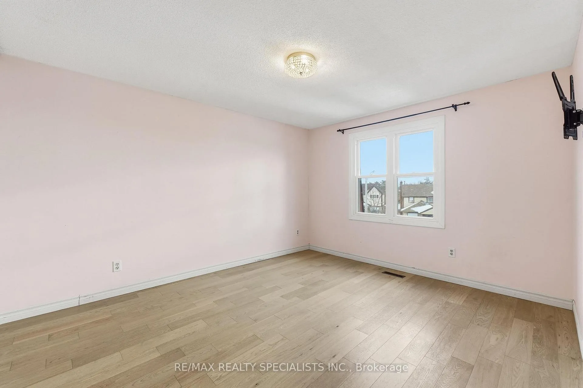 Photo 20 of 29 Fanshawe Drive, Brampton, Heart Lake West — HOMEH