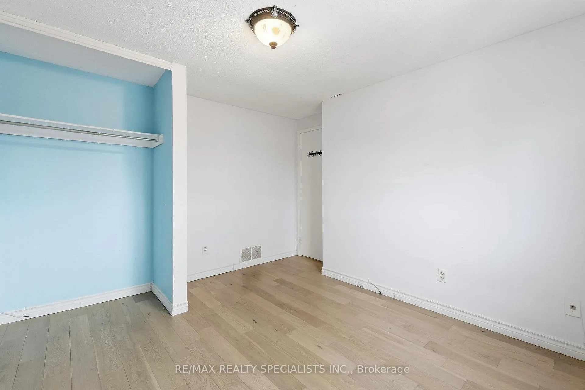 Photo 23 of 29 Fanshawe Drive, Brampton, Heart Lake West — HOMEH