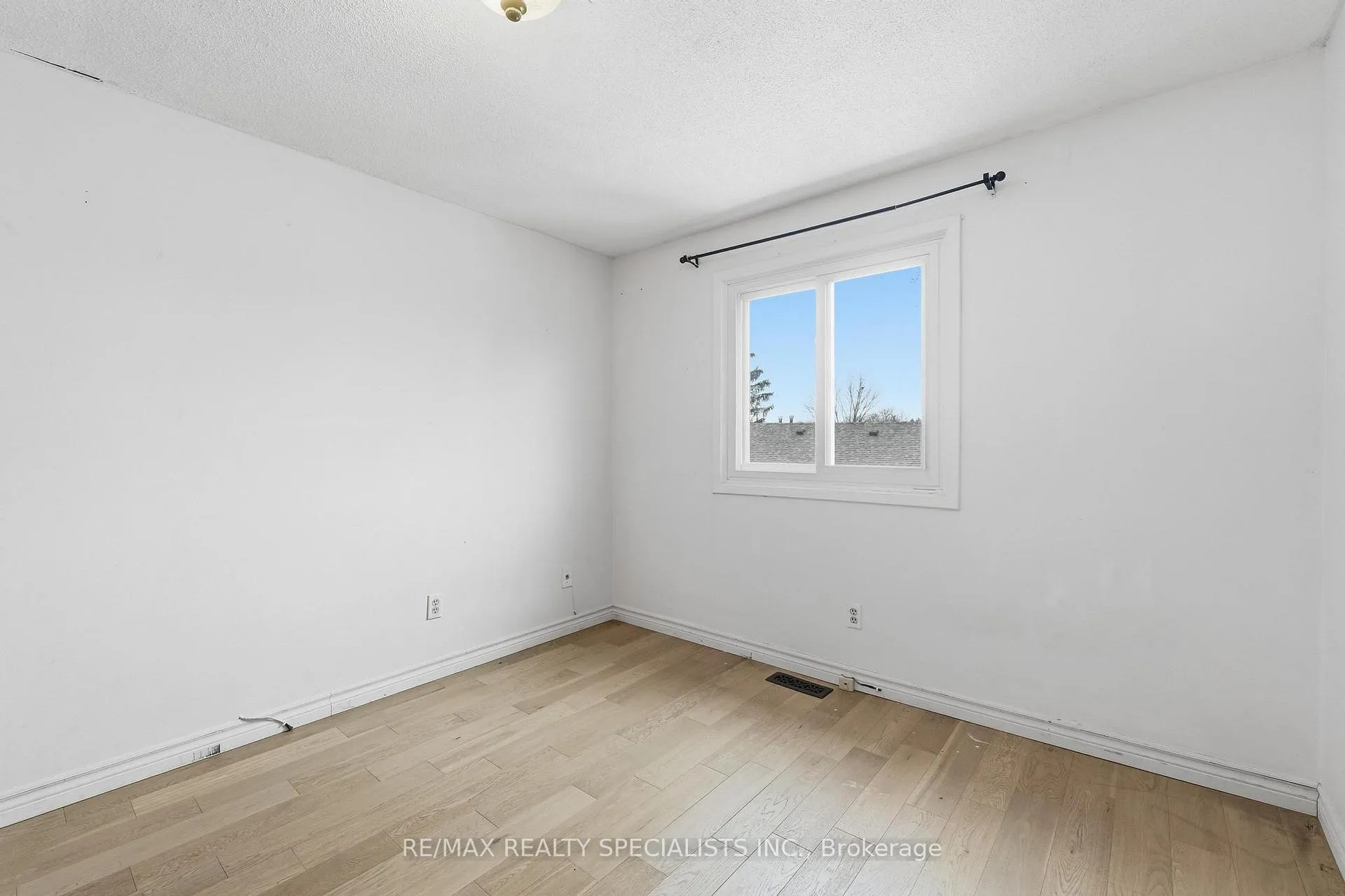 Photo 24 of 29 Fanshawe Drive, Brampton, Heart Lake West — HOMEH