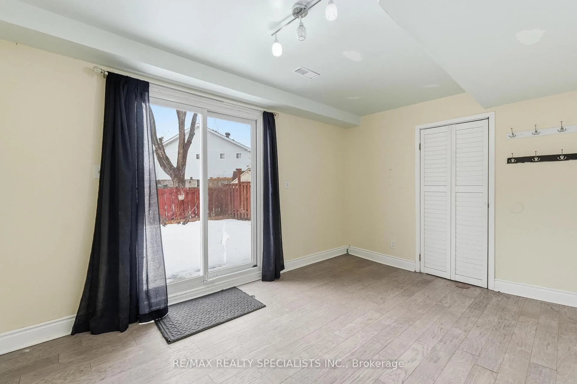 Photo 29 of 29 Fanshawe Drive, Brampton, Heart Lake West — HOMEH