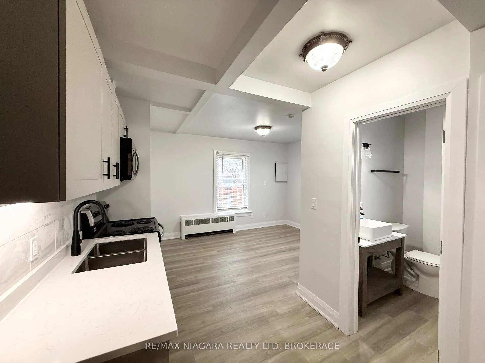 Photo 2 of Unit Unit 6, 4711 River Road, Niagara Falls, Downtown — HOMEH