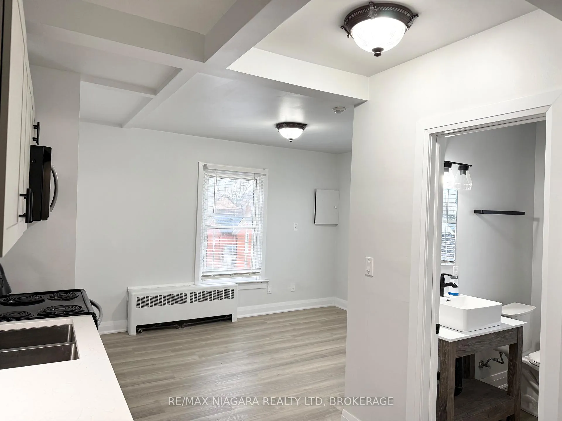 Photo 3 of Unit Unit 6, 4711 River Road, Niagara Falls, Downtown — HOMEH