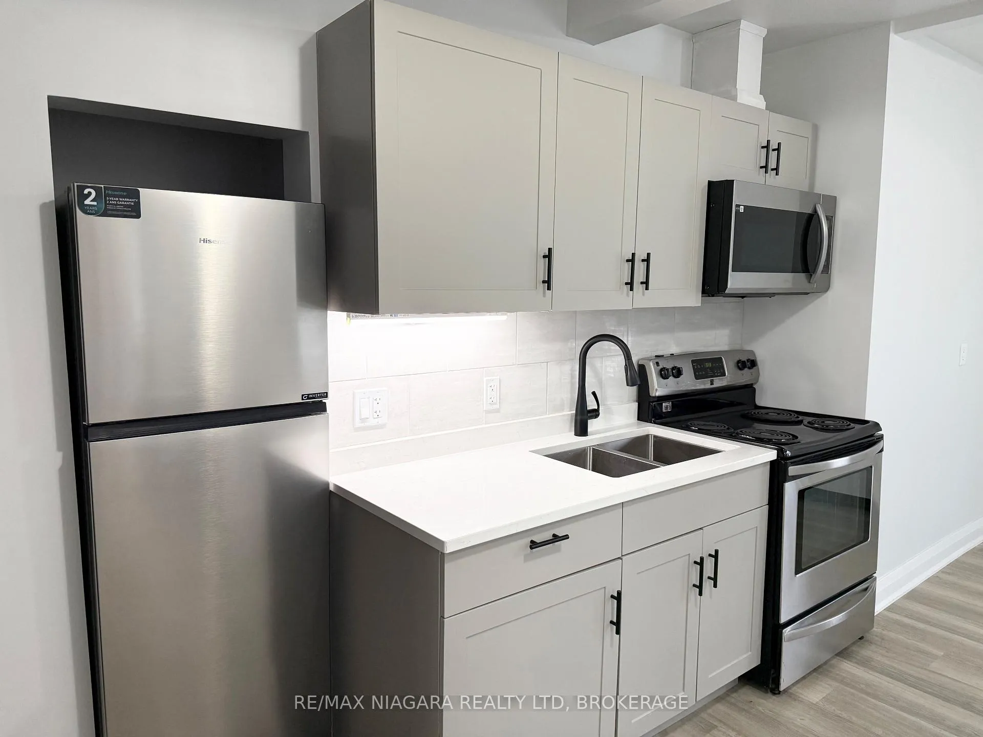 Photo 4 of Unit Unit 6, 4711 River Road, Niagara Falls, Downtown — HOMEH