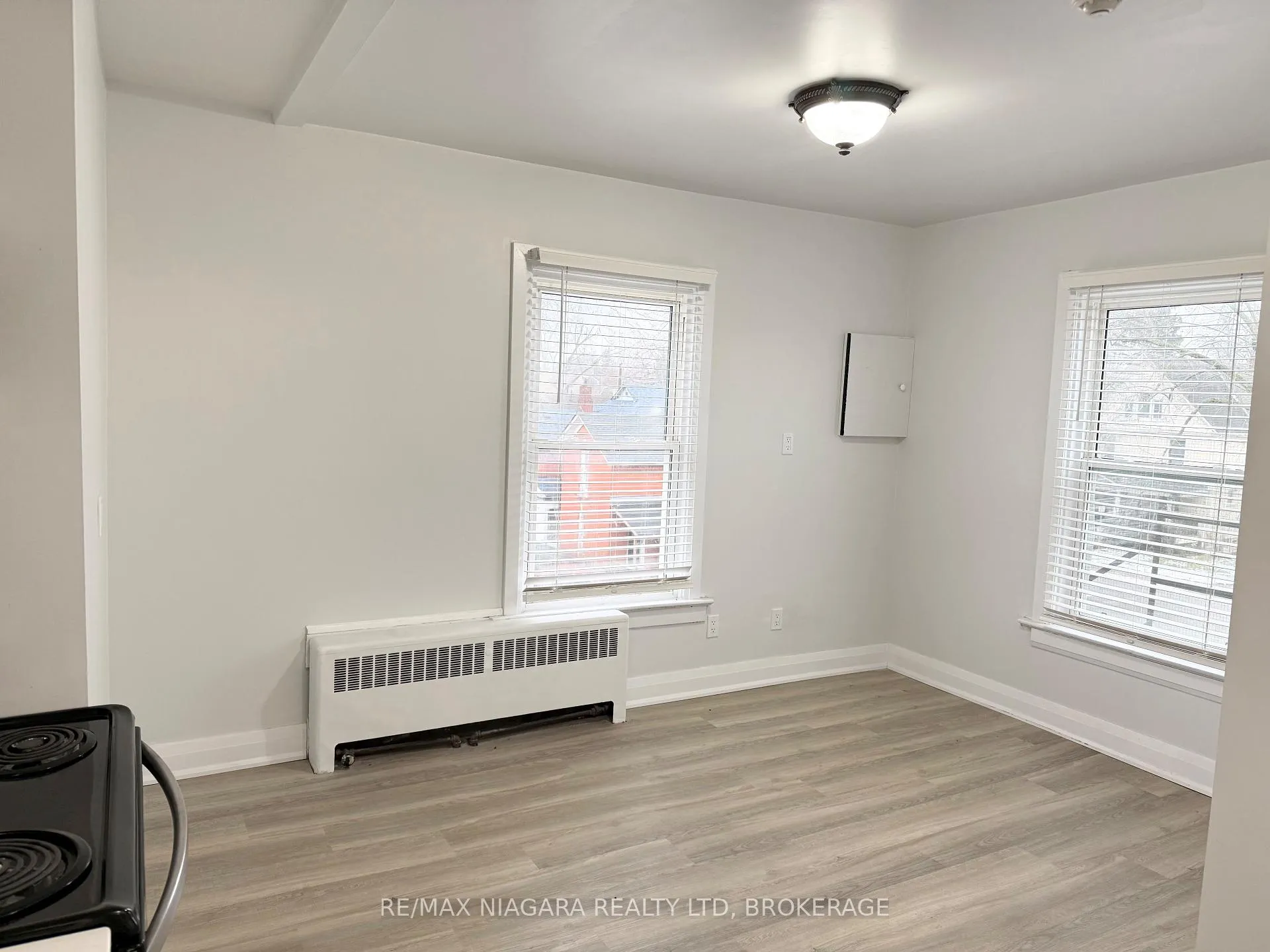 Photo 5 of Unit Unit 6, 4711 River Road, Niagara Falls, Downtown — HOMEH