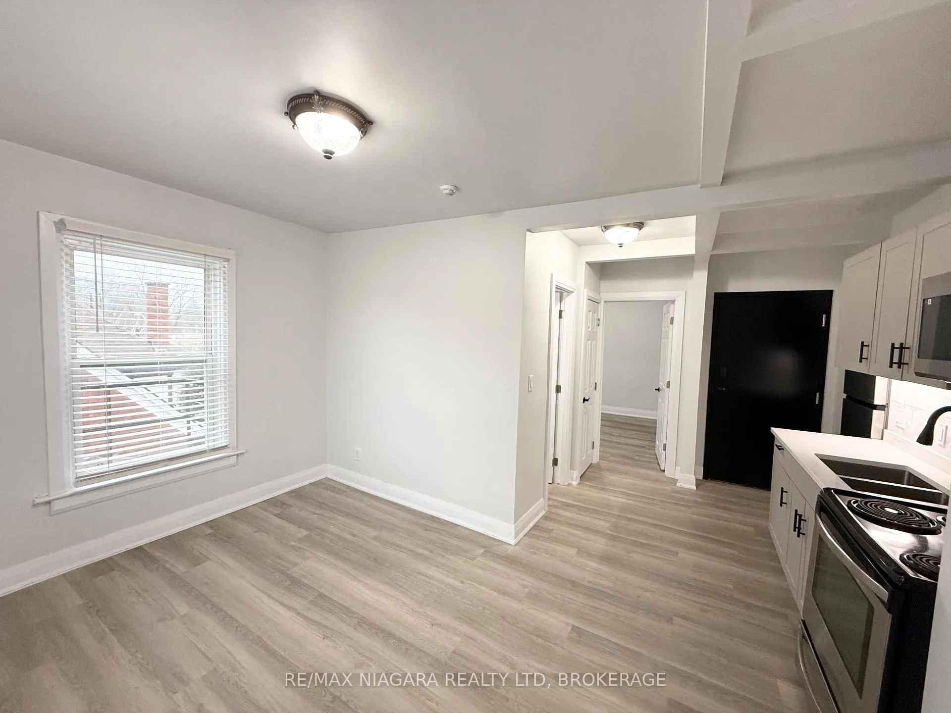Photo 7 of Unit Unit 6, 4711 River Road, Niagara Falls, Downtown — HOMEH
