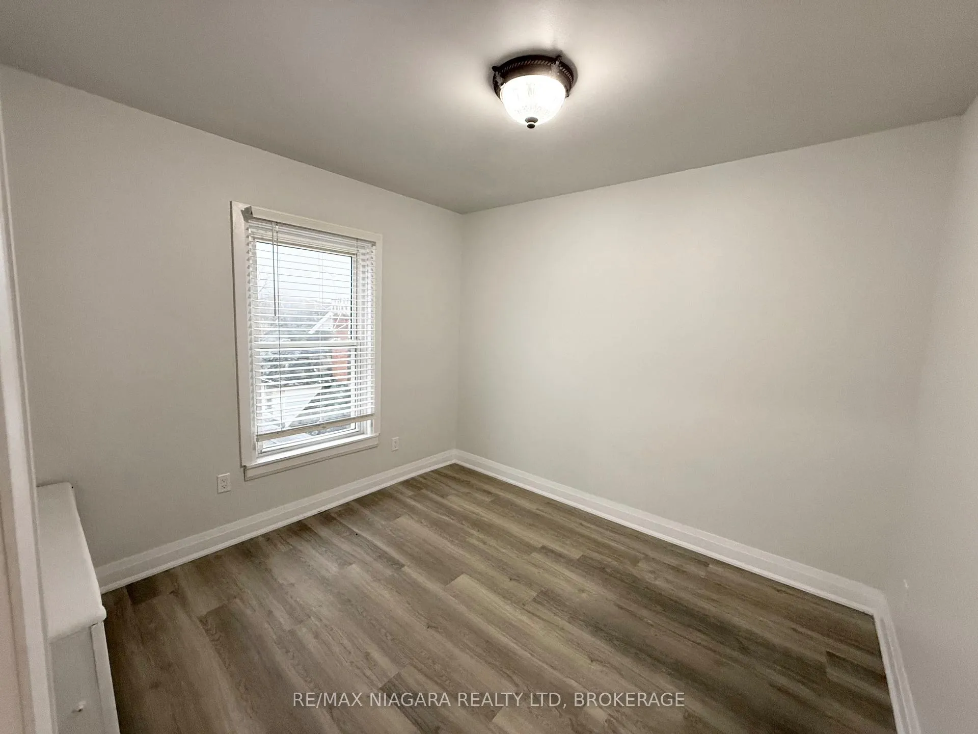 Photo 10 of Unit Unit 6, 4711 River Road, Niagara Falls, Downtown — HOMEH