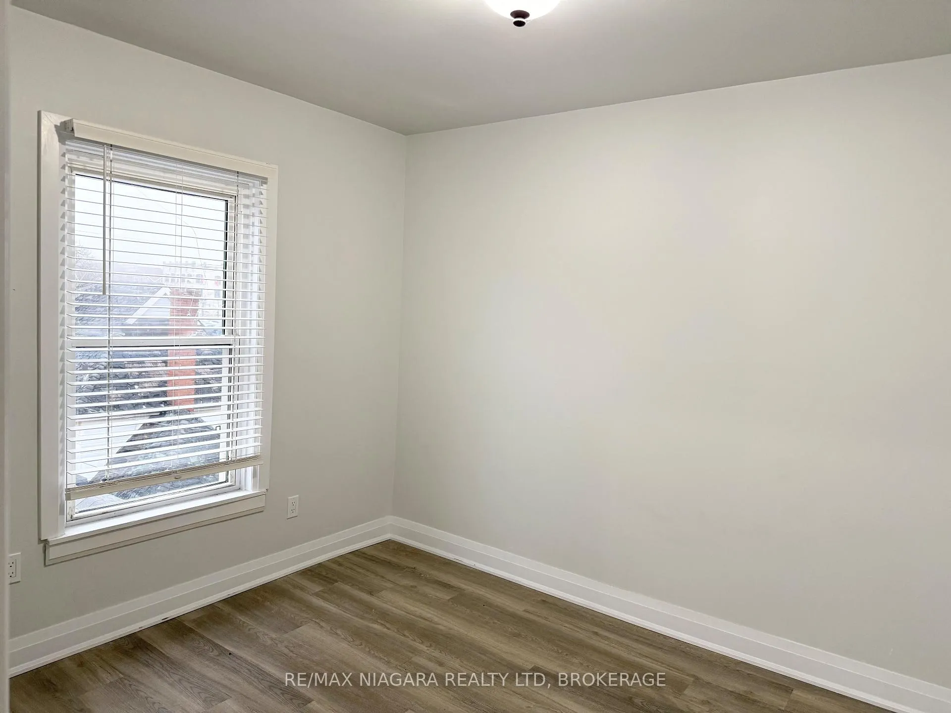 Photo 11 of Unit Unit 6, 4711 River Road, Niagara Falls, Downtown — HOMEH